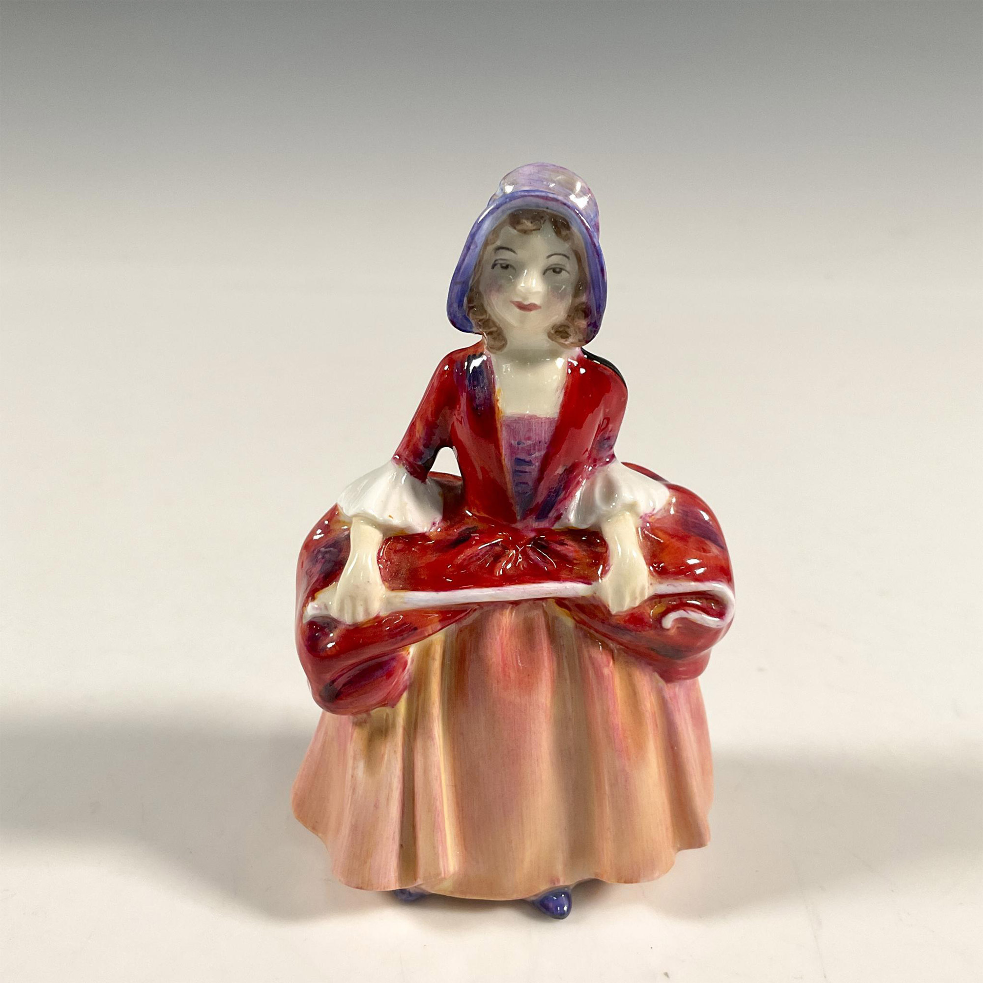 Bo Peep M82 - Royal Doulton Figurine