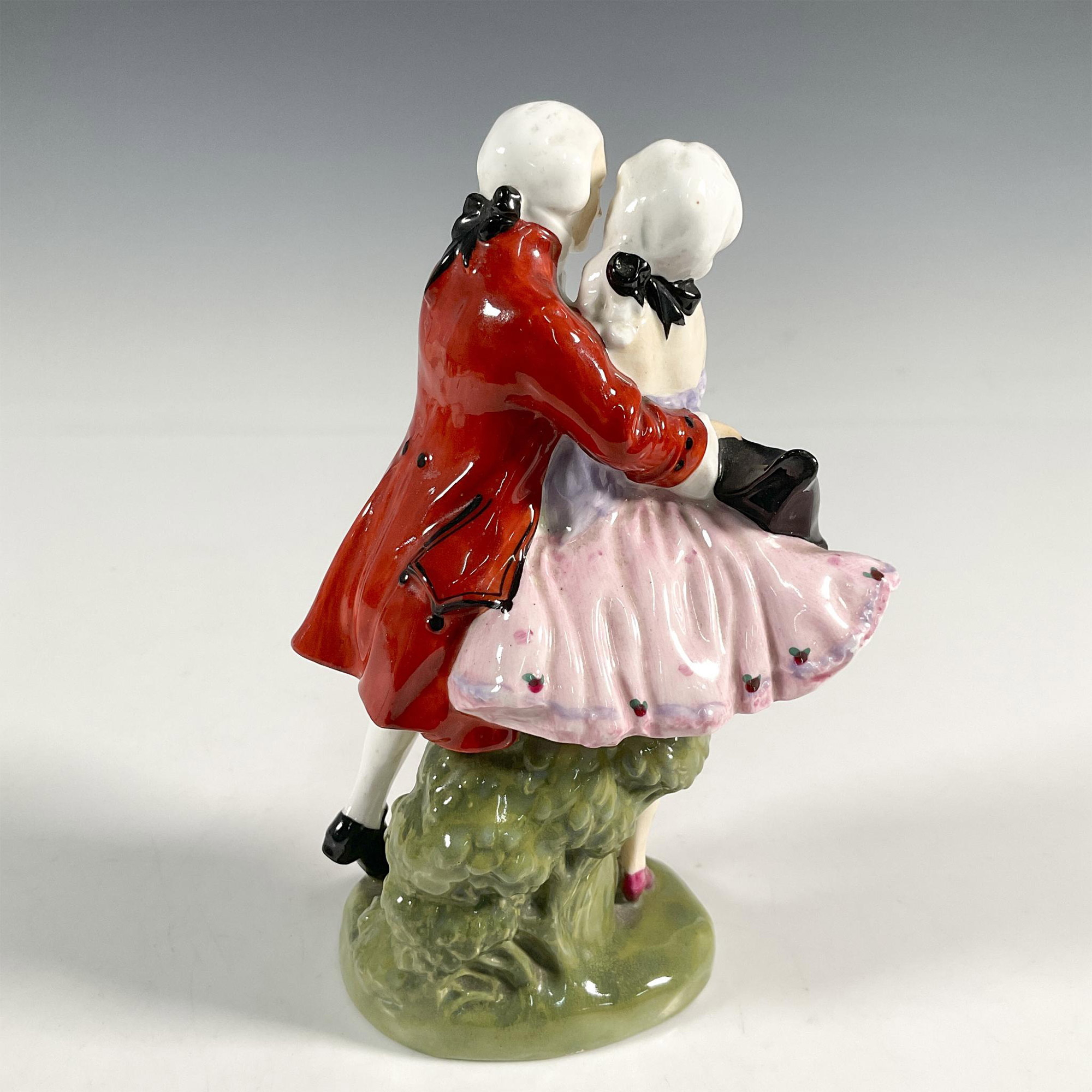 Perfect Pair HN581 - Royal Doulton Figurine - Image 2 of 3