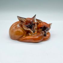 Royal Doulton Porcelain Figurine, Foxes Curled HN920