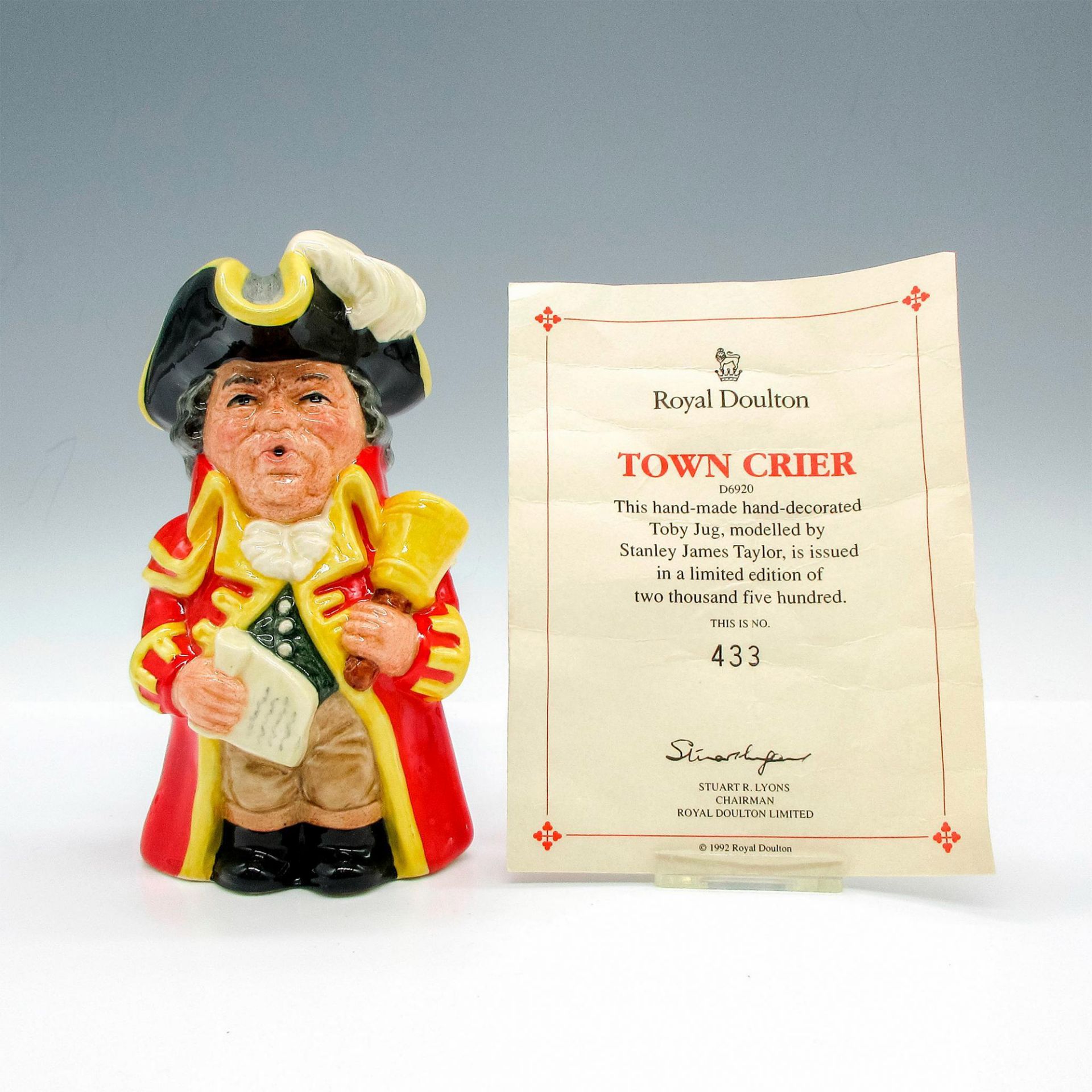 Town Crier D6920 - Royal Doulton Toby Jug - Image 2 of 4