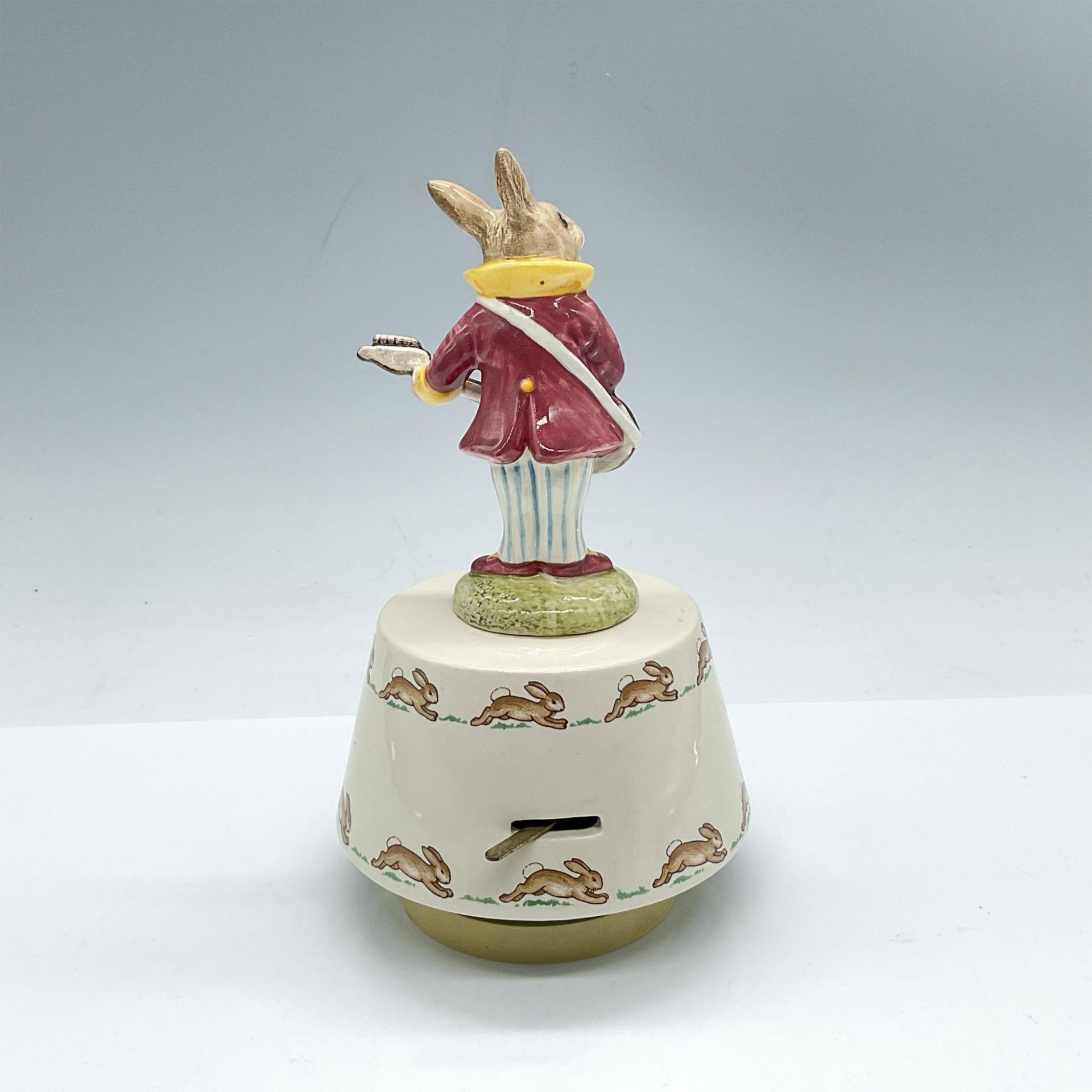 Royal Doulton Bunnykins Music Box, Mr. Bunnybeat Strumming DB38 - Bild 2 aus 3