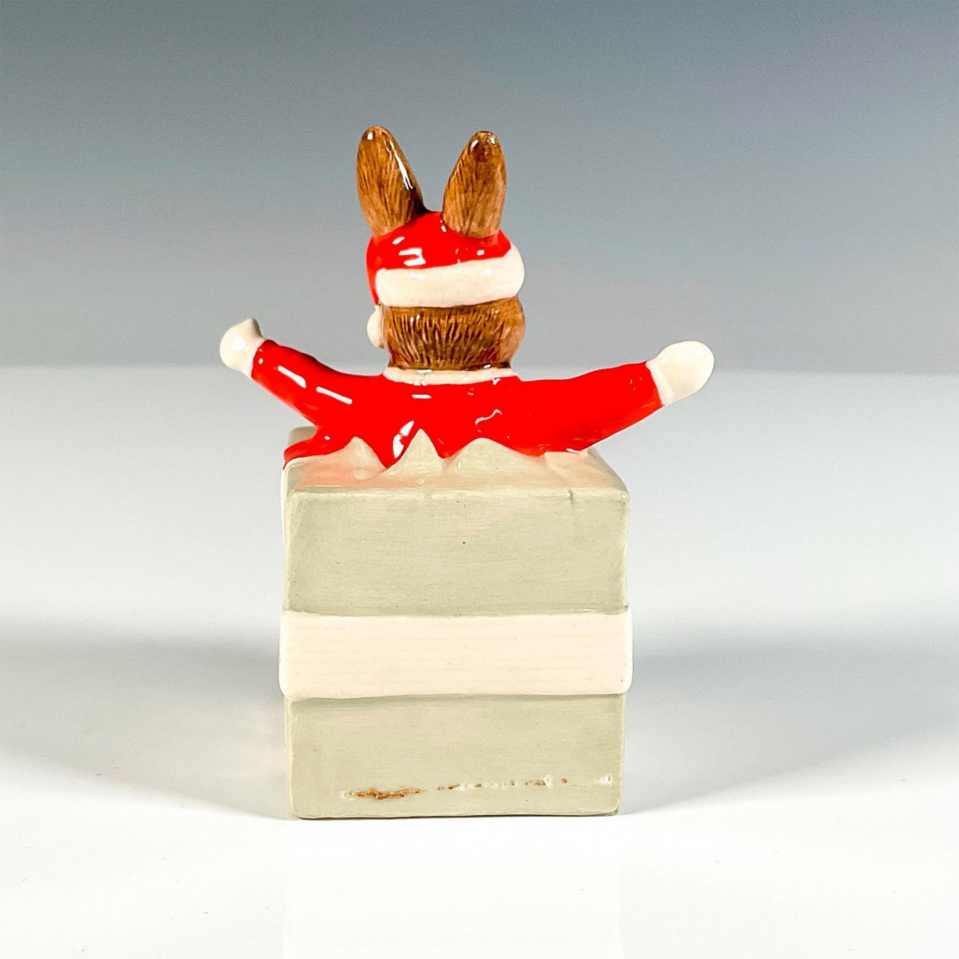 Royal Doulton Bunnykins Colorway Figurine, Christmas Surprise - Image 2 of 3