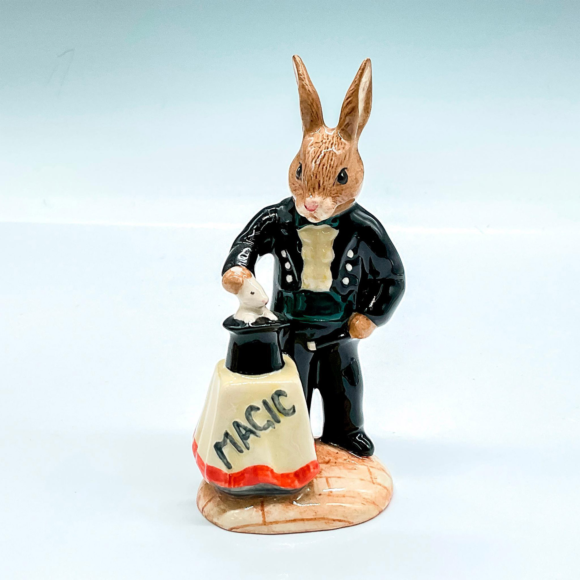 Magician DB159 - Royal Doulton Bunnykins