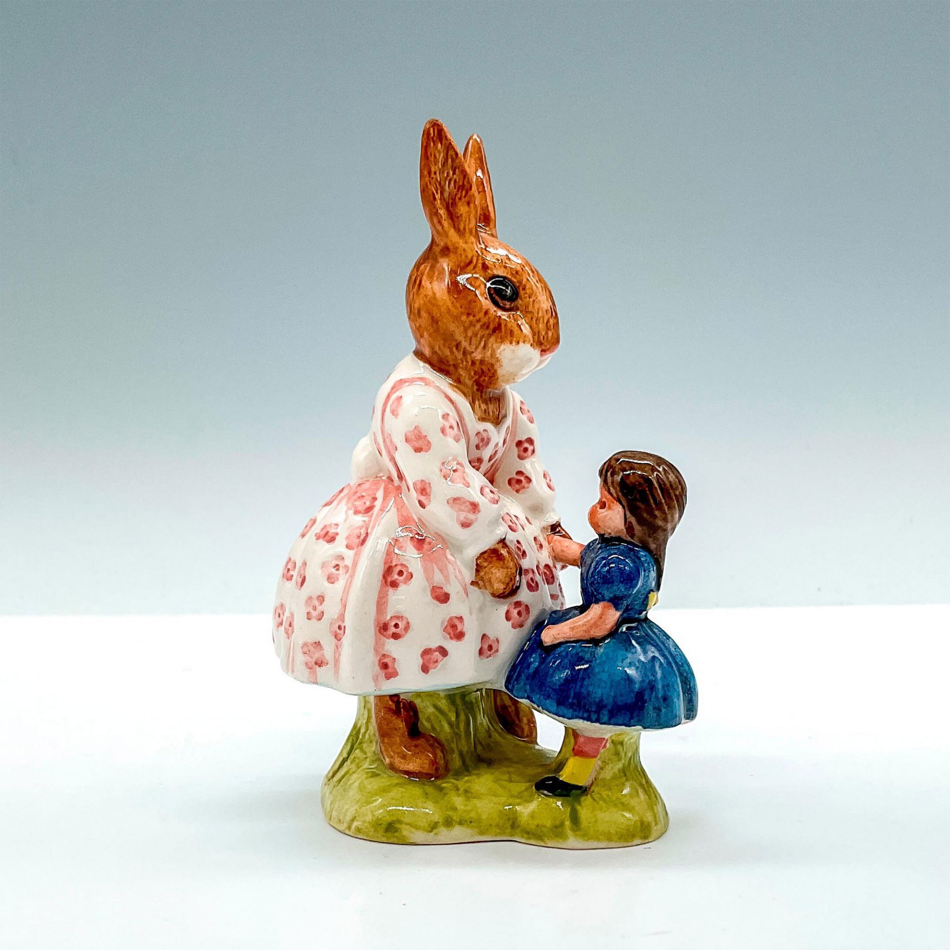 Dollie Playtime Bunnykins DB8 - Royal Doulton Bunnykins