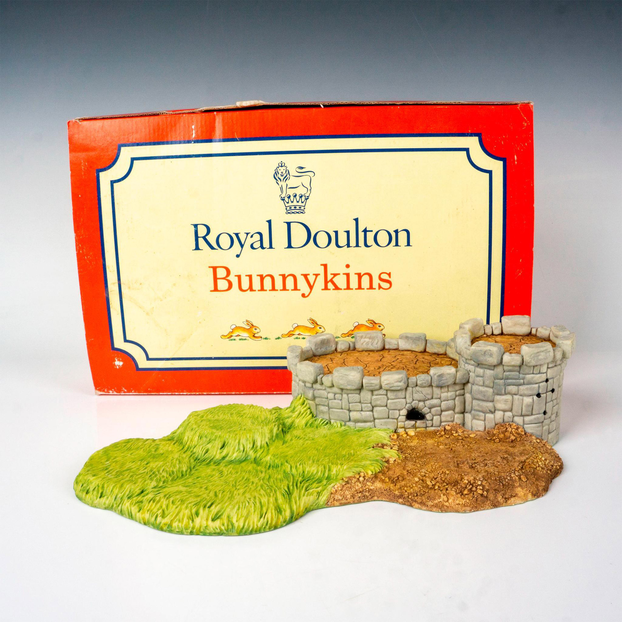 Royal Doulton Bunnykins Robin Hood Collection Display Stand - Image 4 of 4