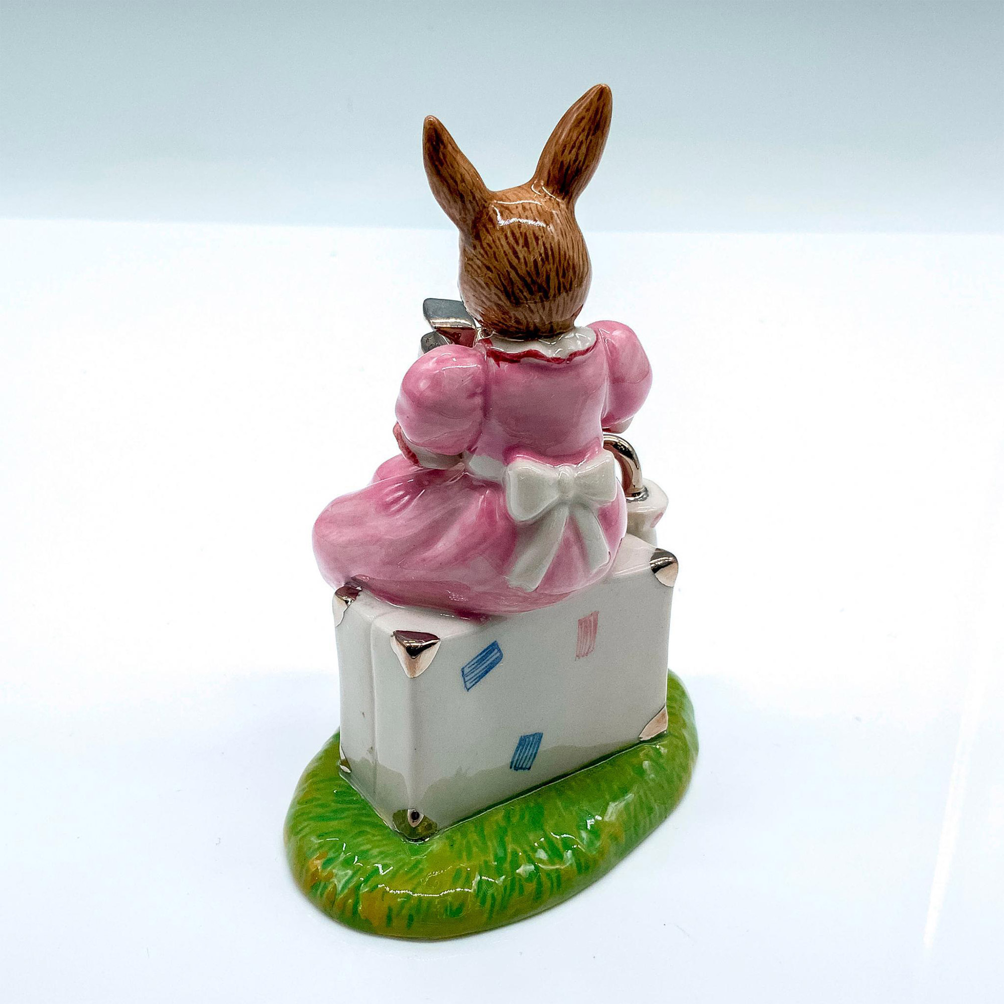 Royal Doulton Bunnykins Platinum Sitting On A Suitcase DB482 - Image 3 of 5