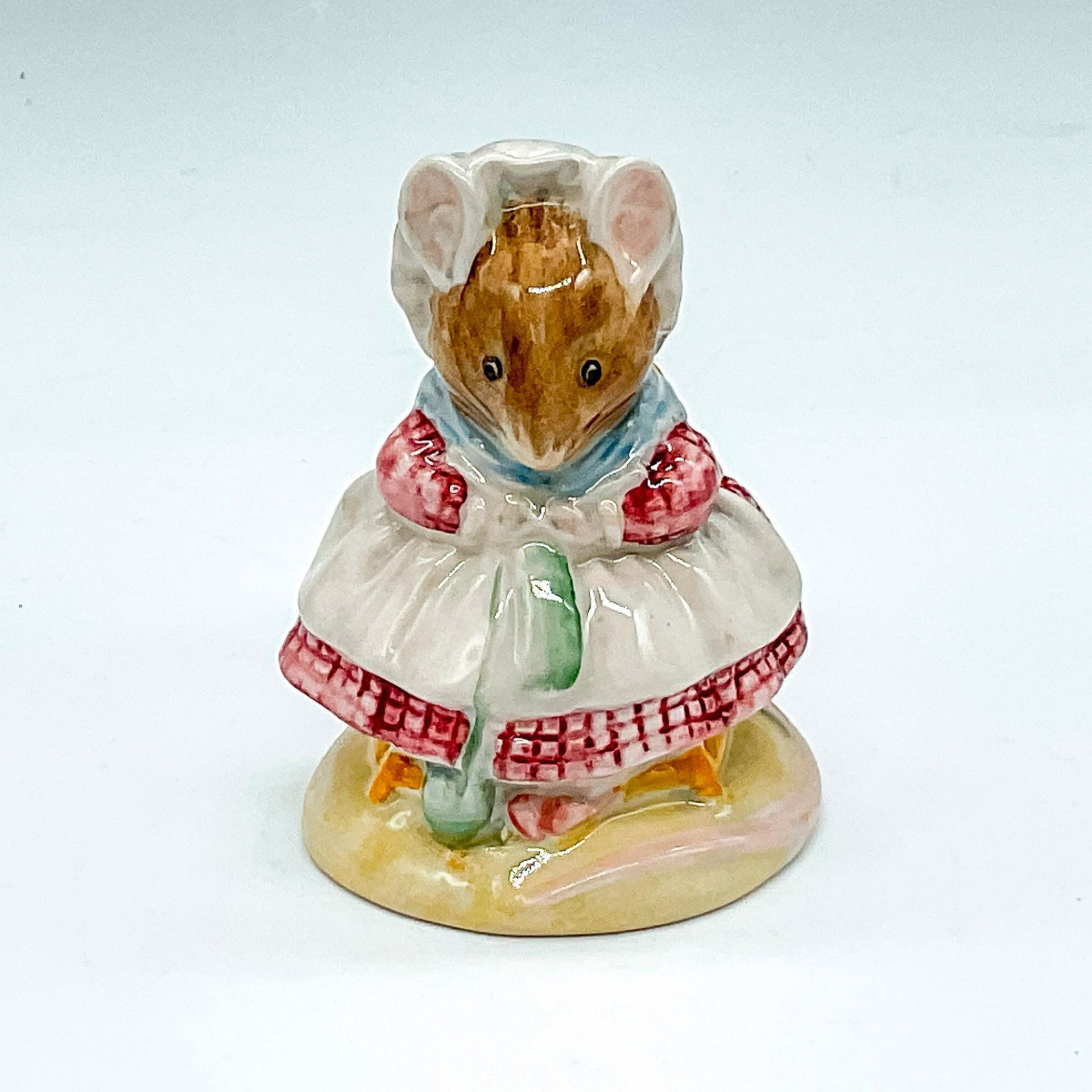 Beswick Beatrix Potter's Figurine, Old Woman Knitting