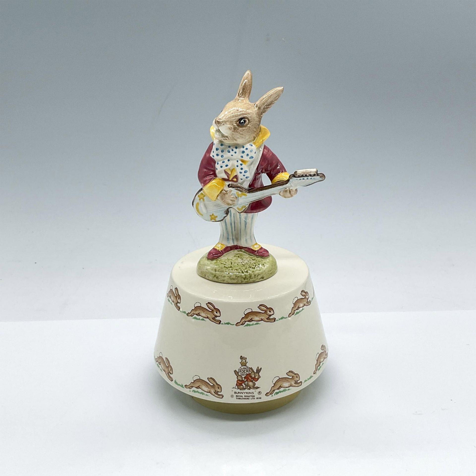 Royal Doulton Bunnykins Music Box, Mr. Bunnybeat Strumming DB38