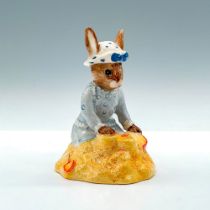 Seaside DB177 - Royal Doulton Bunnykins