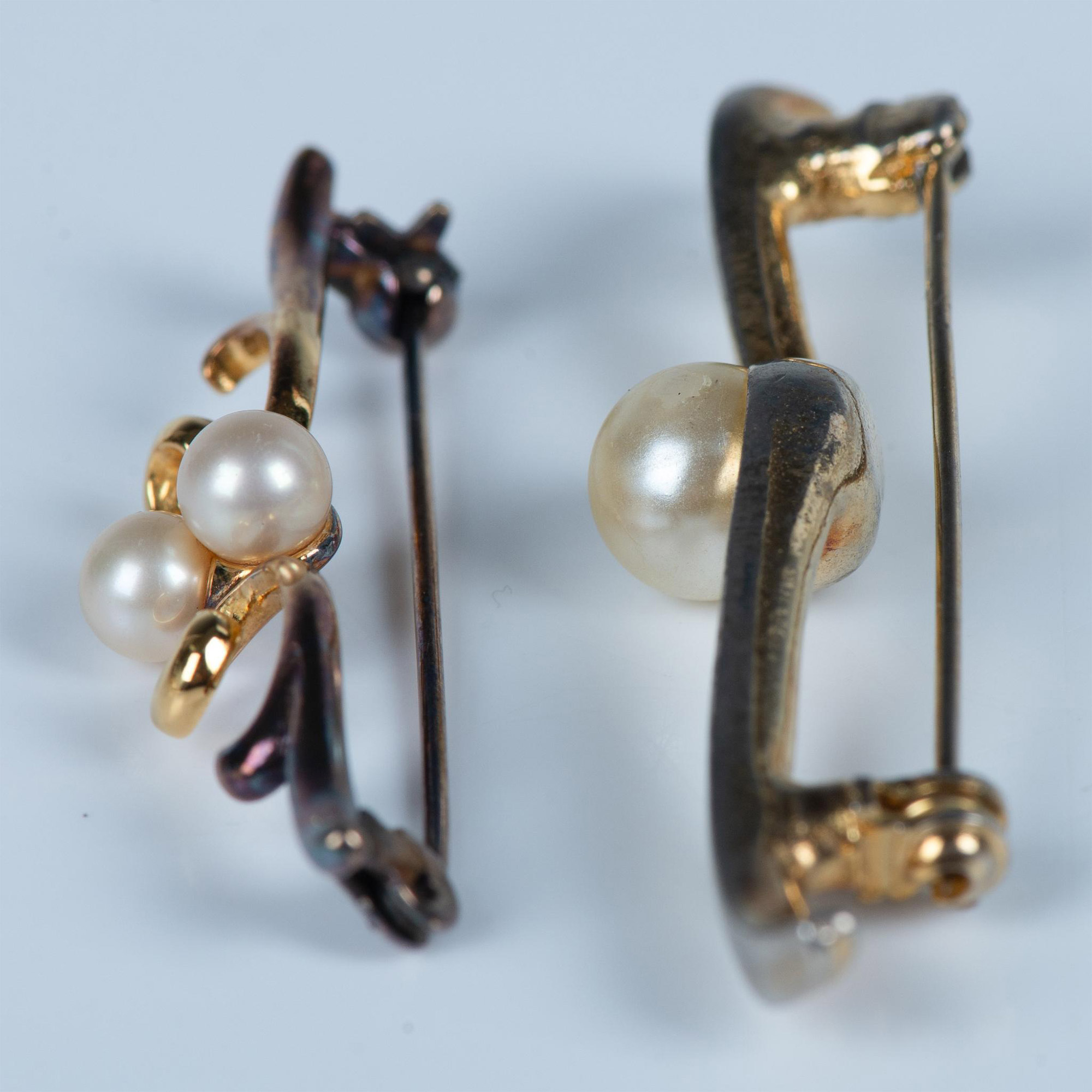 2pc Pretty Gold Metal and Faux Pearl Costume Pins - Image 4 of 4