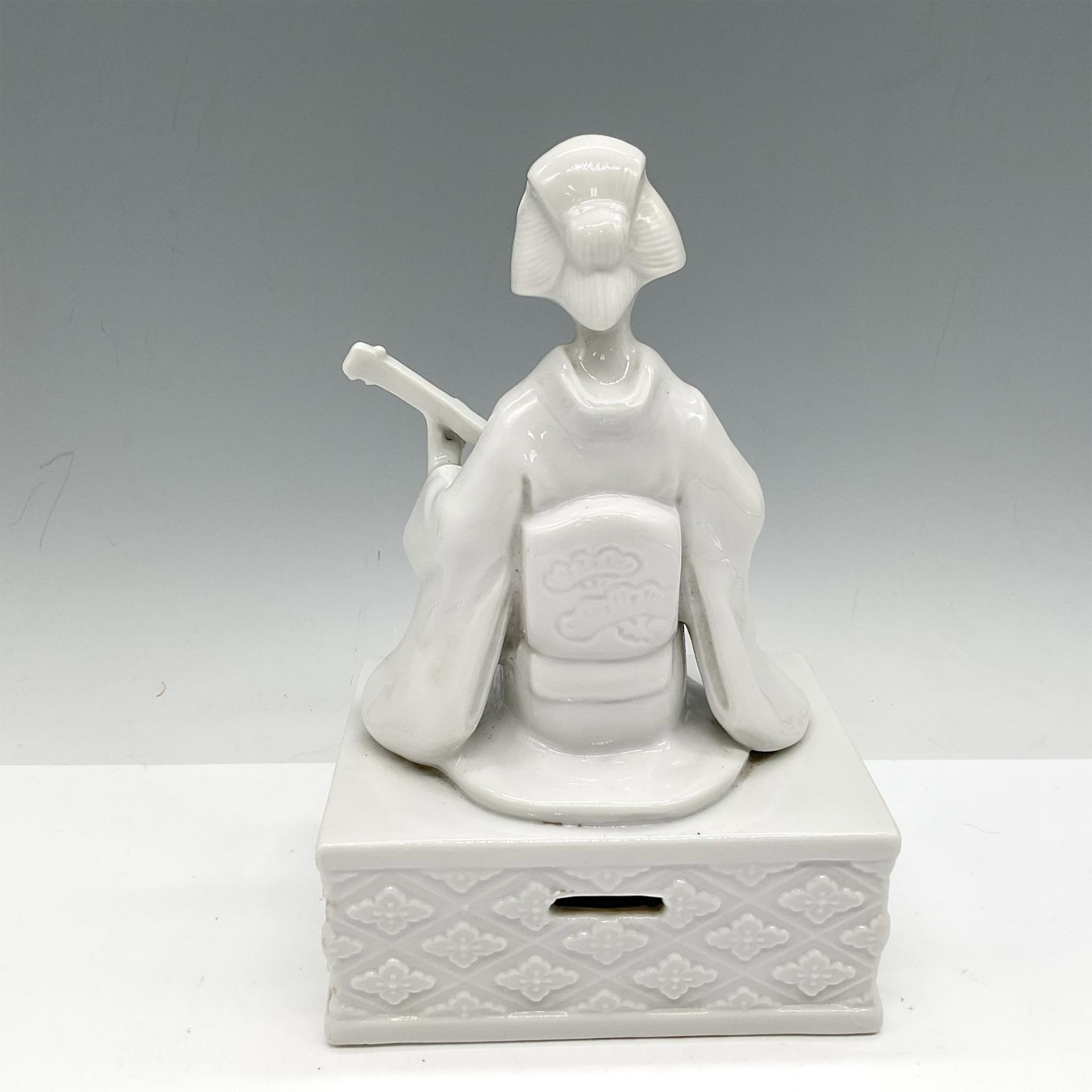 Vintage Porcelain Figurine, Geisha - Image 2 of 3