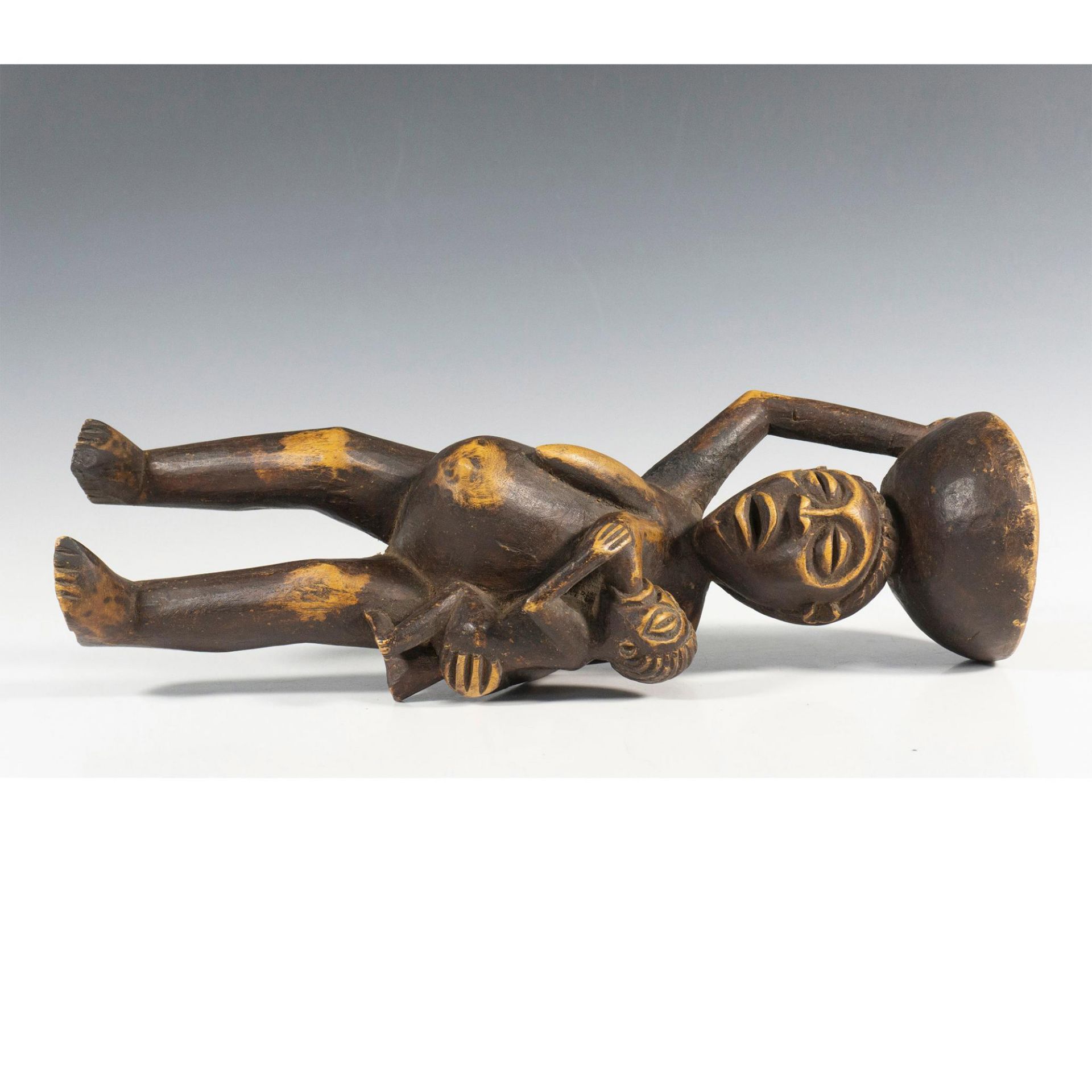 Wooden Tribal Figure of Mother and Child - Image 5 of 8