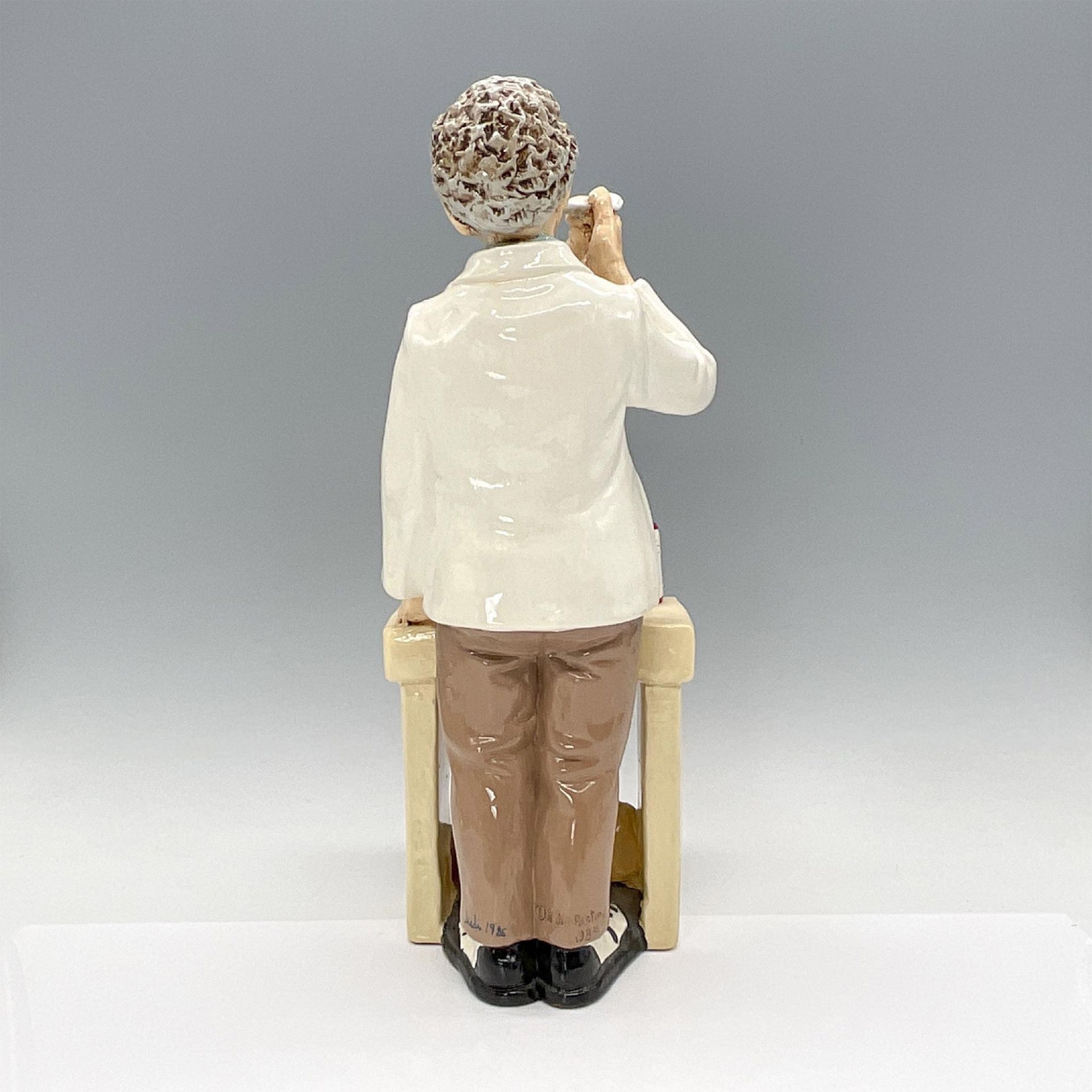 Judi's Pastime Ceramic Figurine, Pharmacist - Bild 2 aus 3