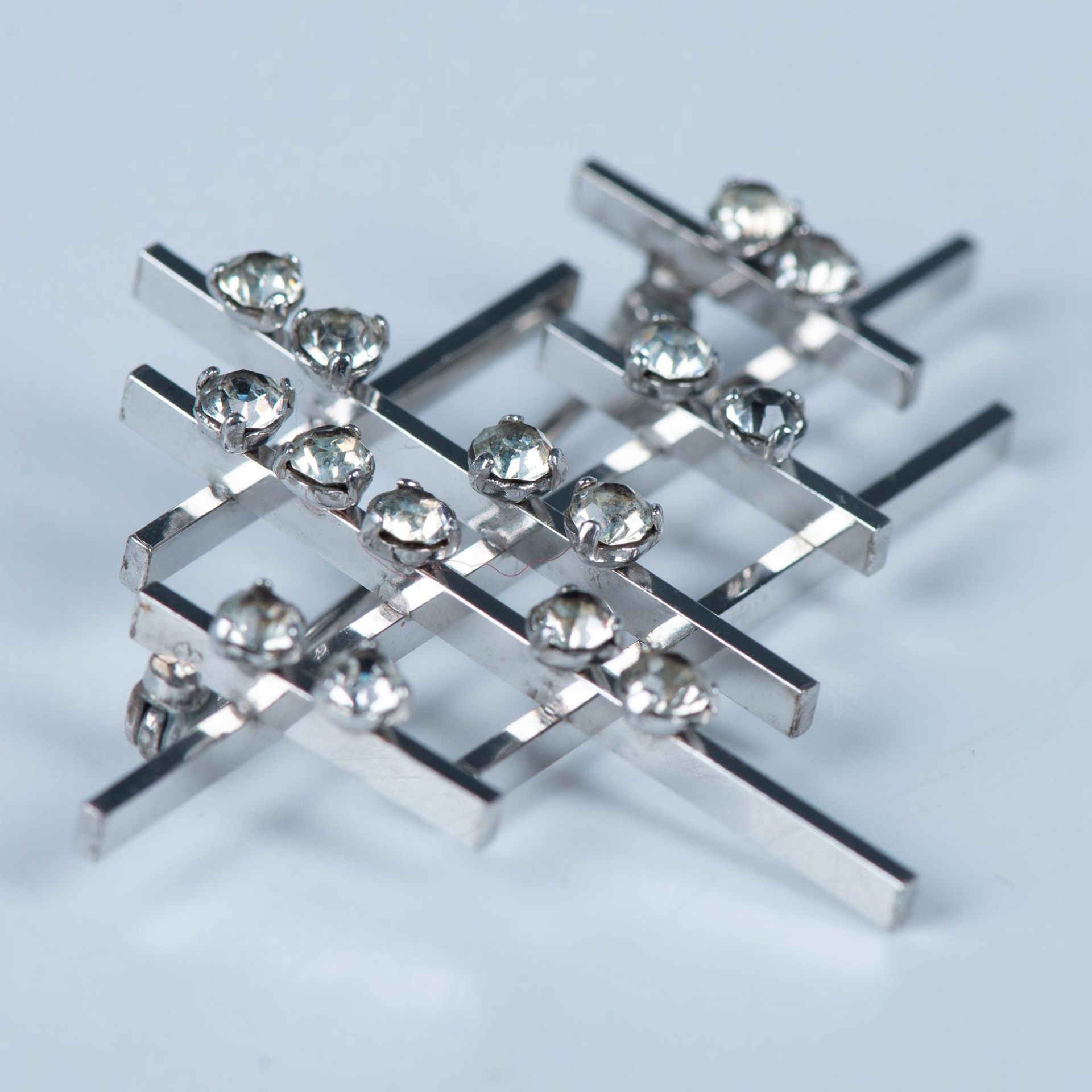 Krementz Art Deco Silver Metal and Rhinestone Brooch - Image 4 of 4