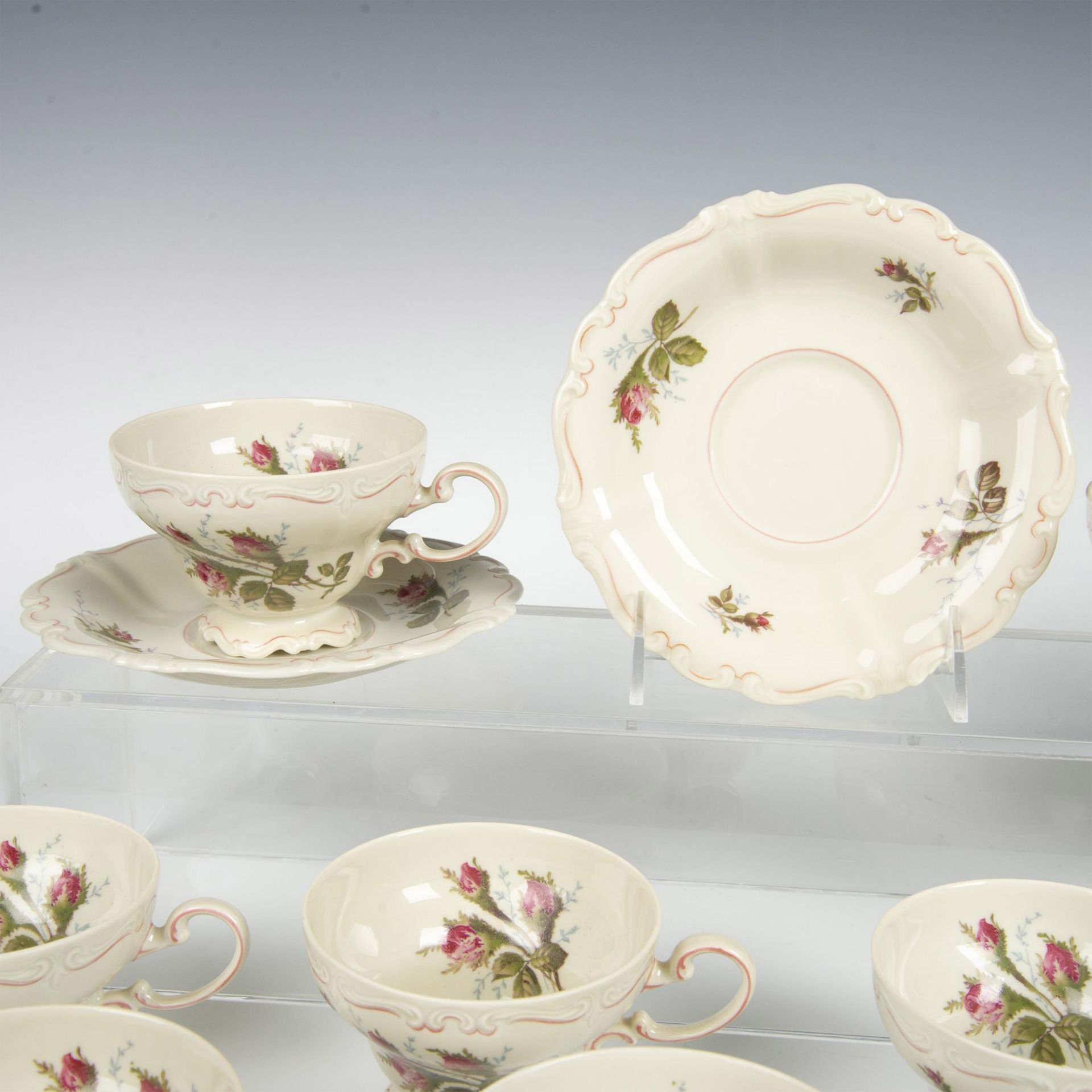 24pc Rosenthal Pompadour Moss Rose Teacups and Saucers - Image 3 of 4