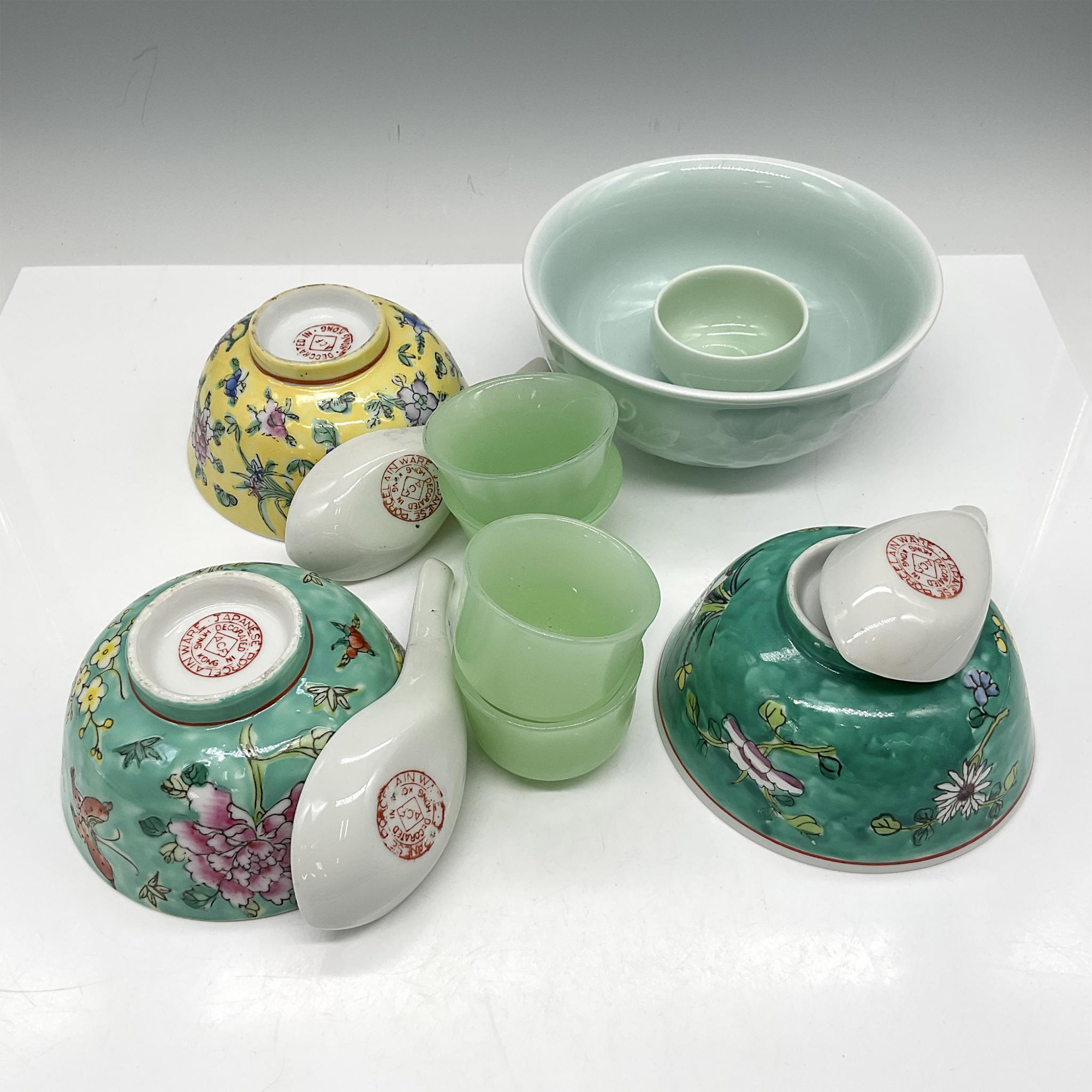 12pc Chinese and Japanese Porcelain Bowls + Sake Cups - Image 3 of 3