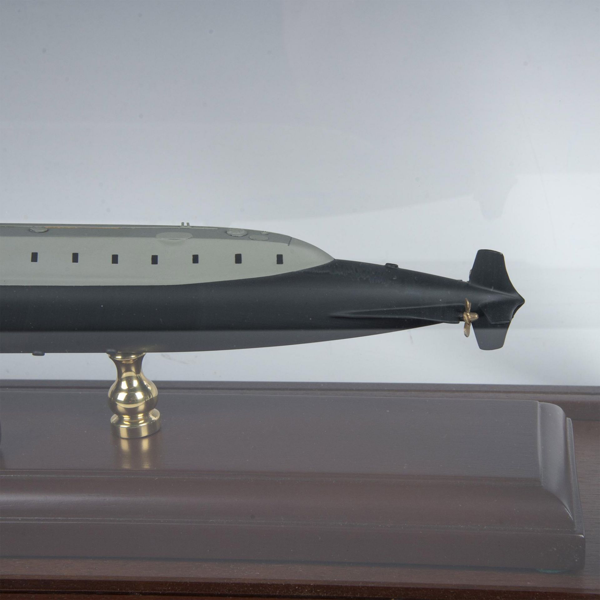 SSN 571 Nautilus Submarine 1/192 Scale Model - Bild 4 aus 12