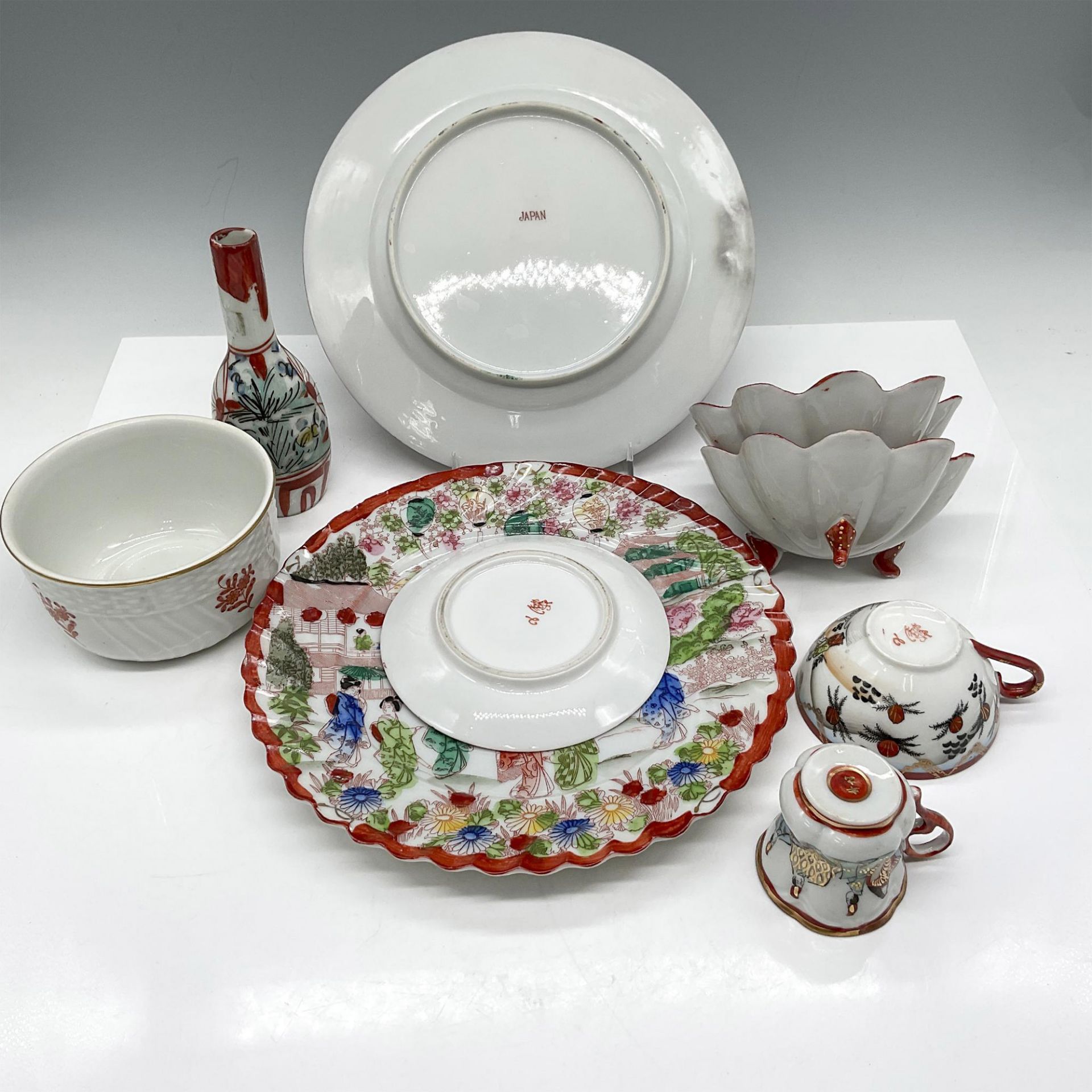9pc Mixed Lot of Japanese Porcelain Pieces - Bild 3 aus 3