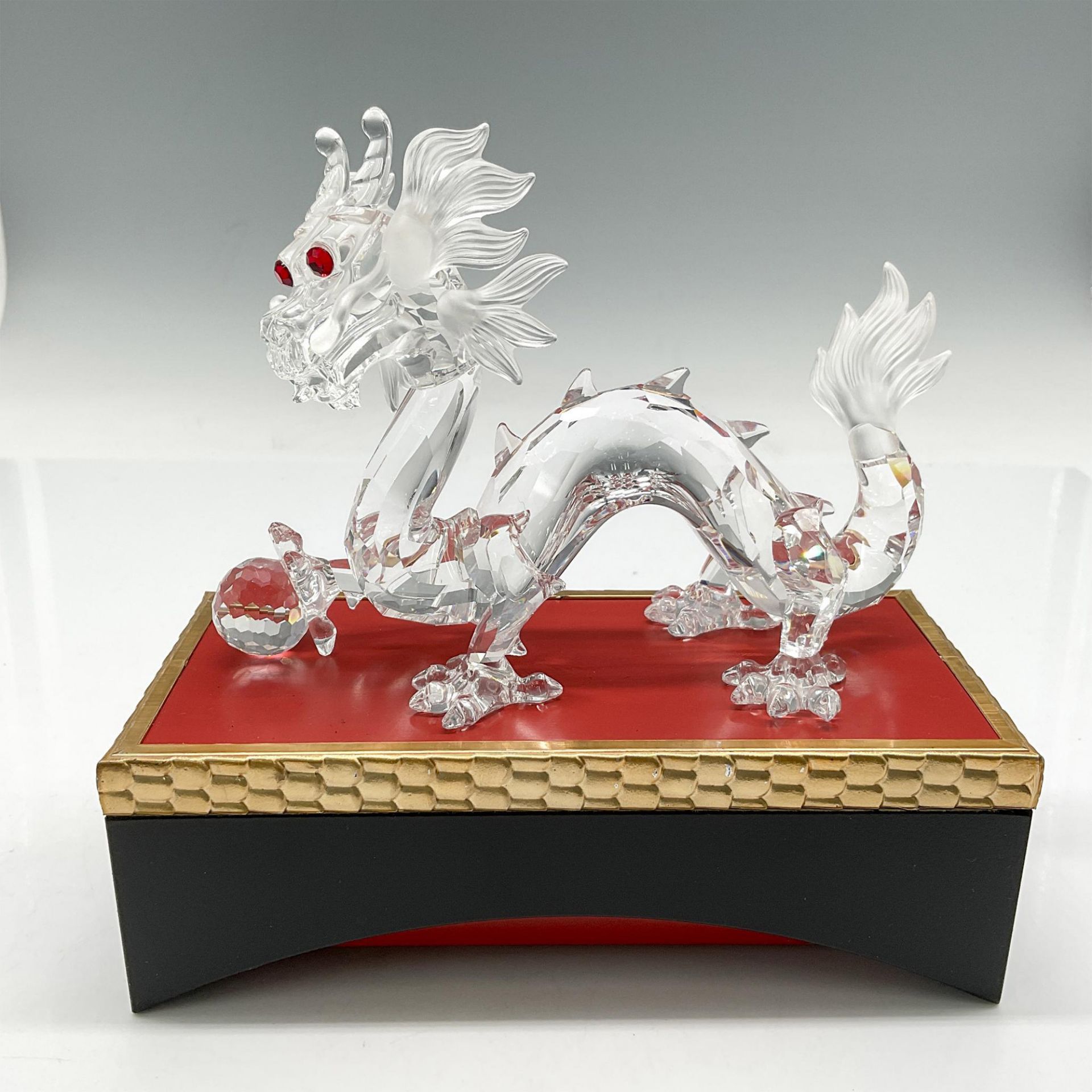 Swarovski SCS Crystal Figurine, 1997 Dragon + Base