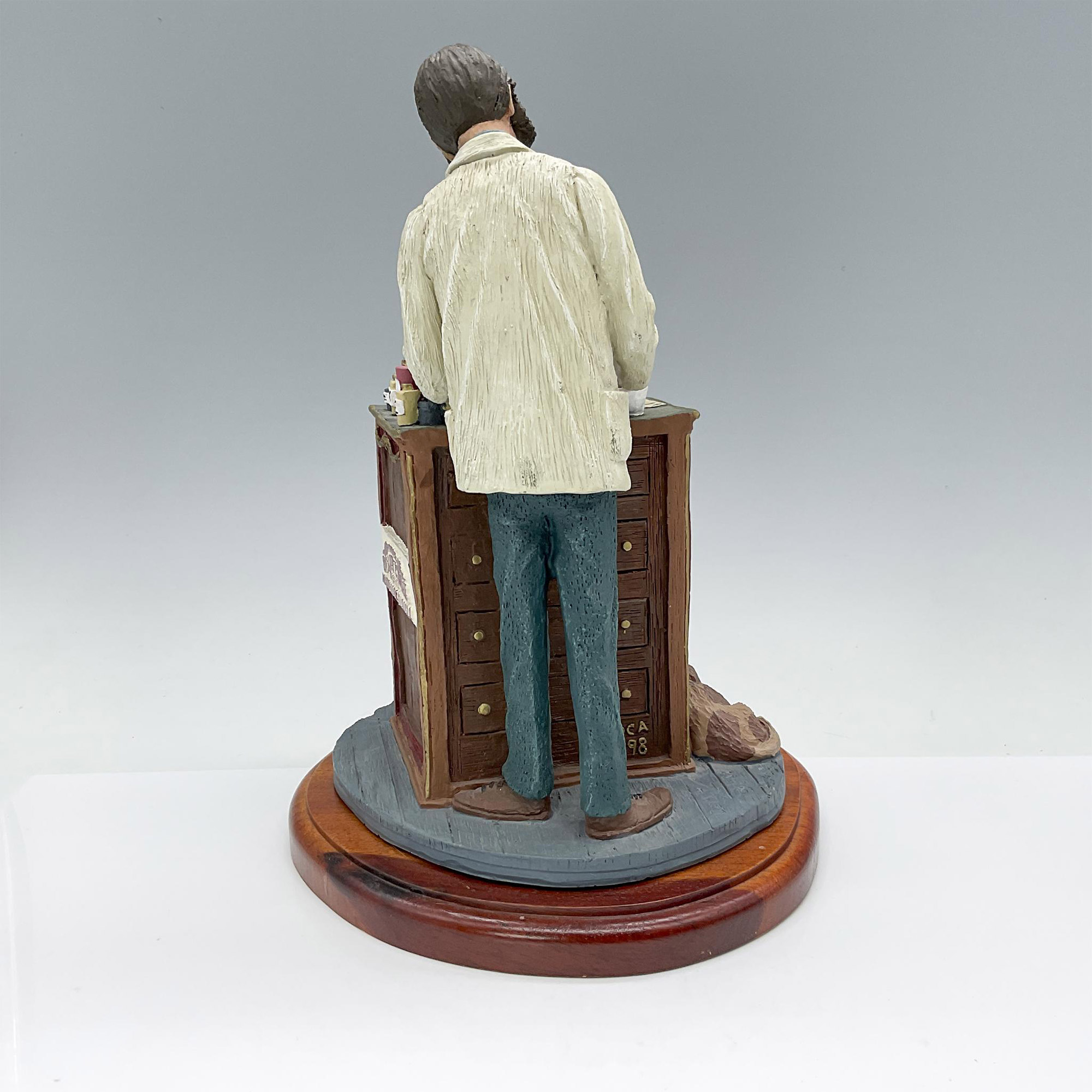 Demott Heritage Collection Figurine, Pharmacist - Image 2 of 3