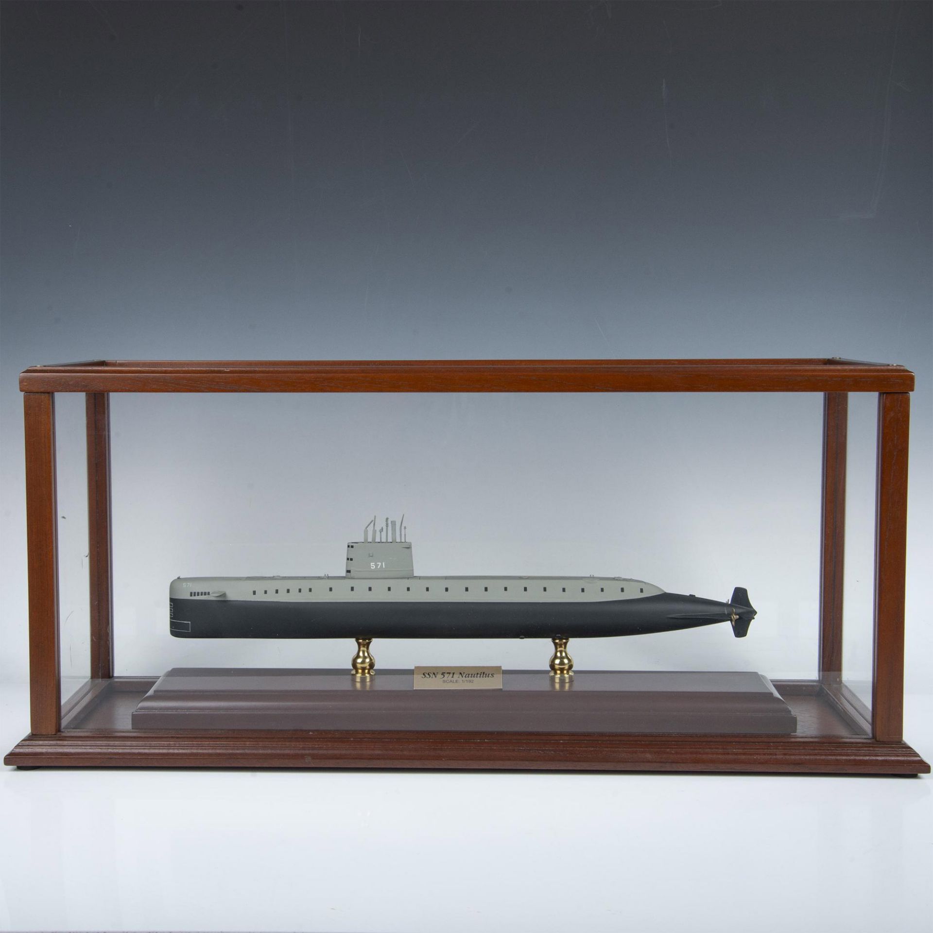 SSN 571 Nautilus Submarine 1/192 Scale Model - Bild 2 aus 12