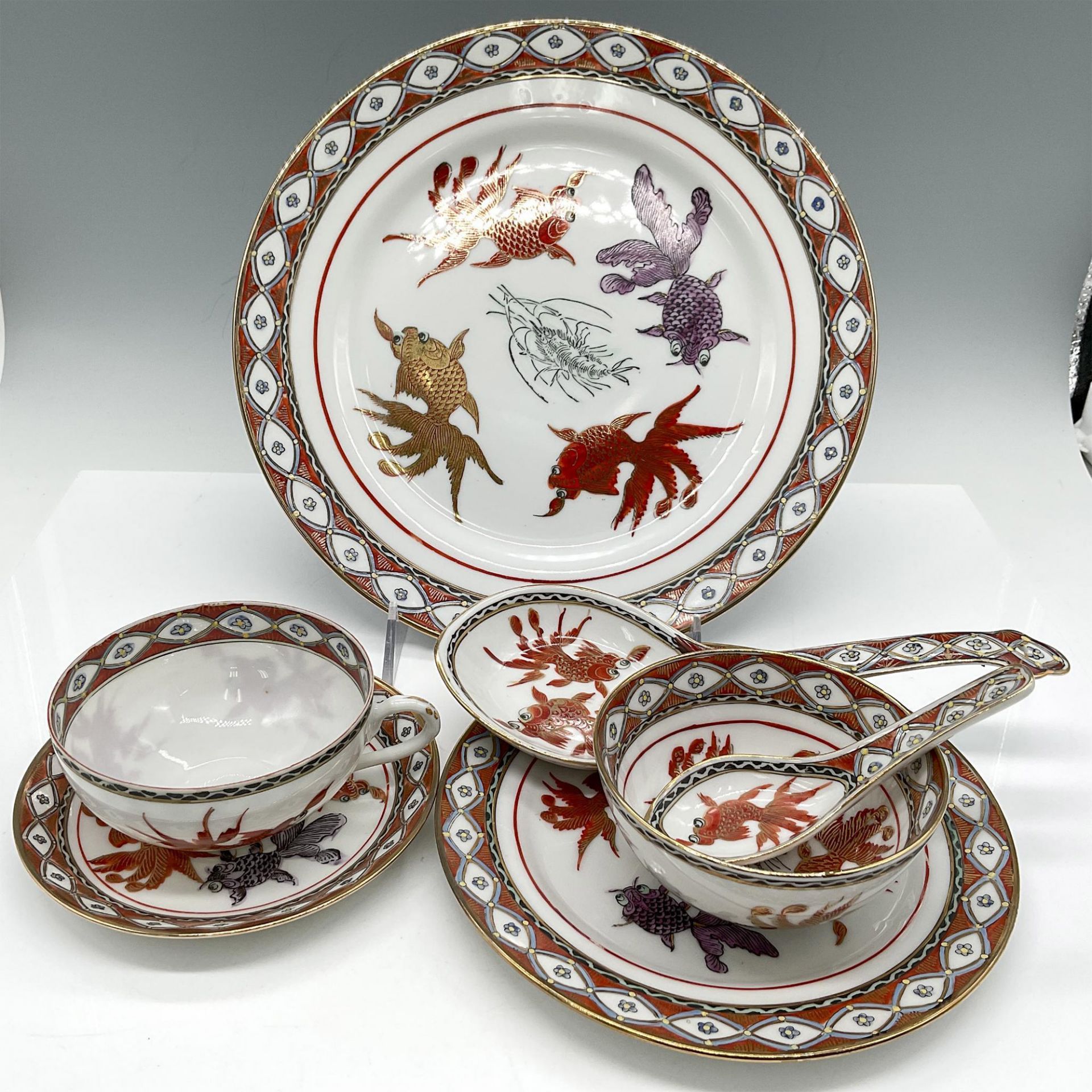 7pc Y.T. Japanese Porcelain Ware, Famille Rose Goldfish