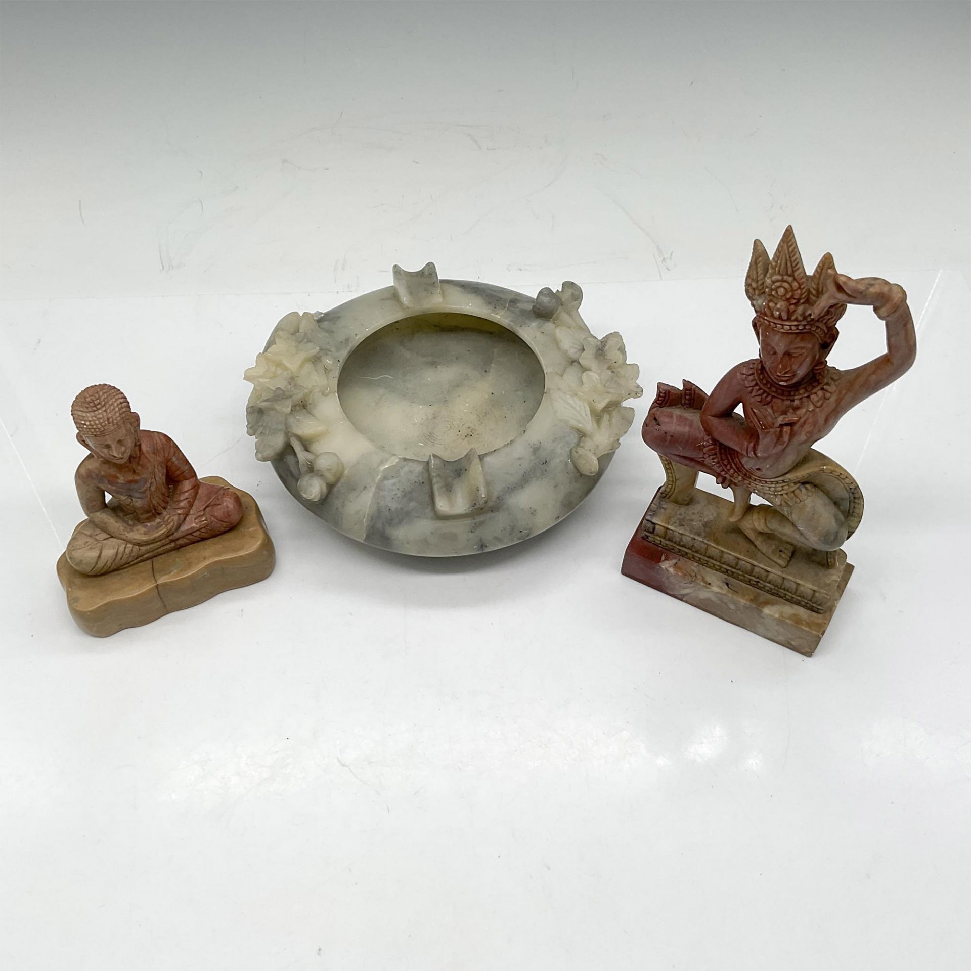 3pc Indonesian Carved Soapstone Ashtray + Figurines - Image 2 of 4