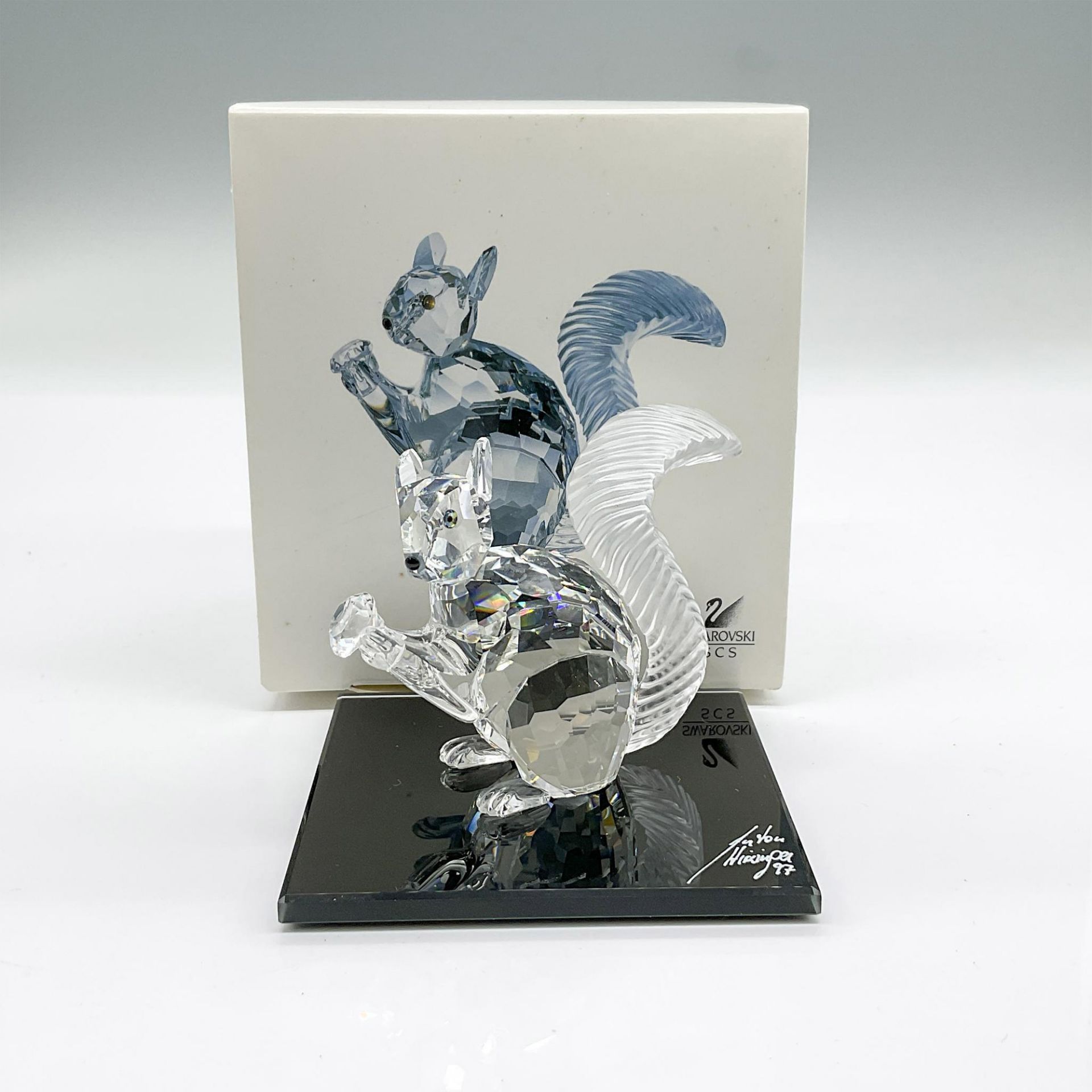 Swarovski Crystal Figurine, SCS Members Squirrel + Base - Image 4 of 4