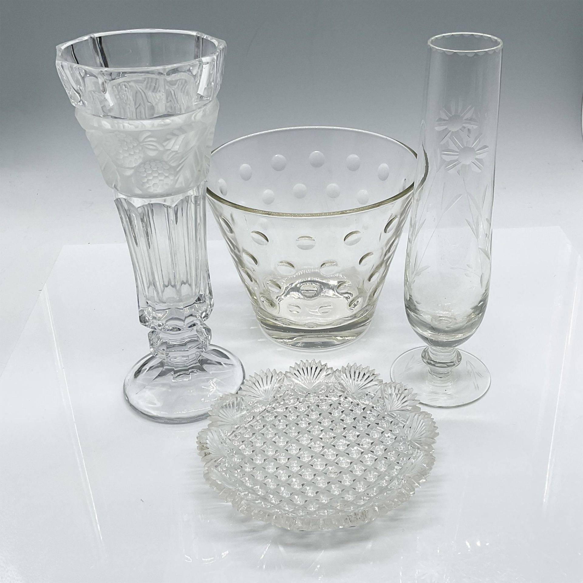 4pcs Glassware Vases and Dish and Ice Bucket - Image 2 of 3