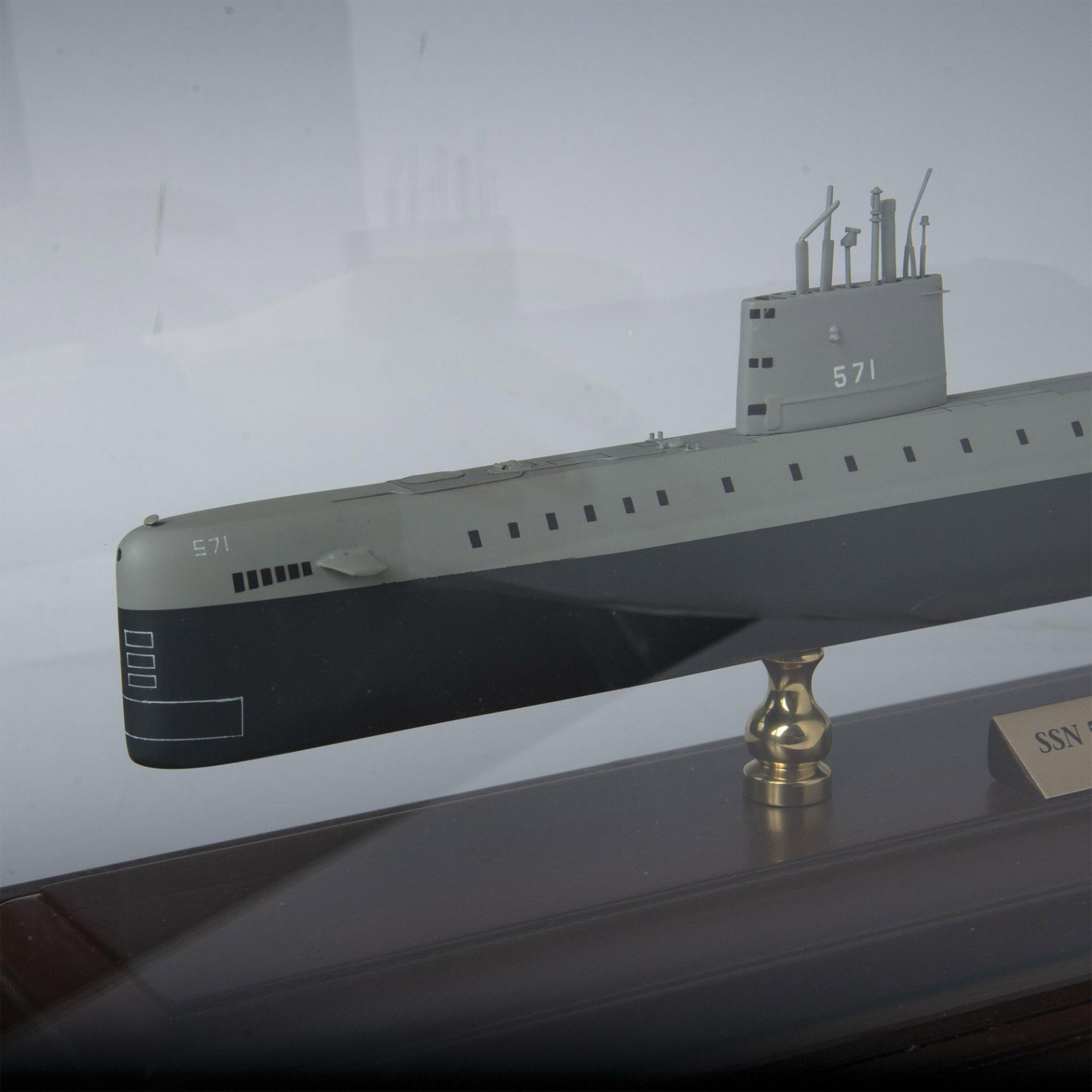 SSN 571 Nautilus Submarine 1/192 Scale Model - Bild 6 aus 12