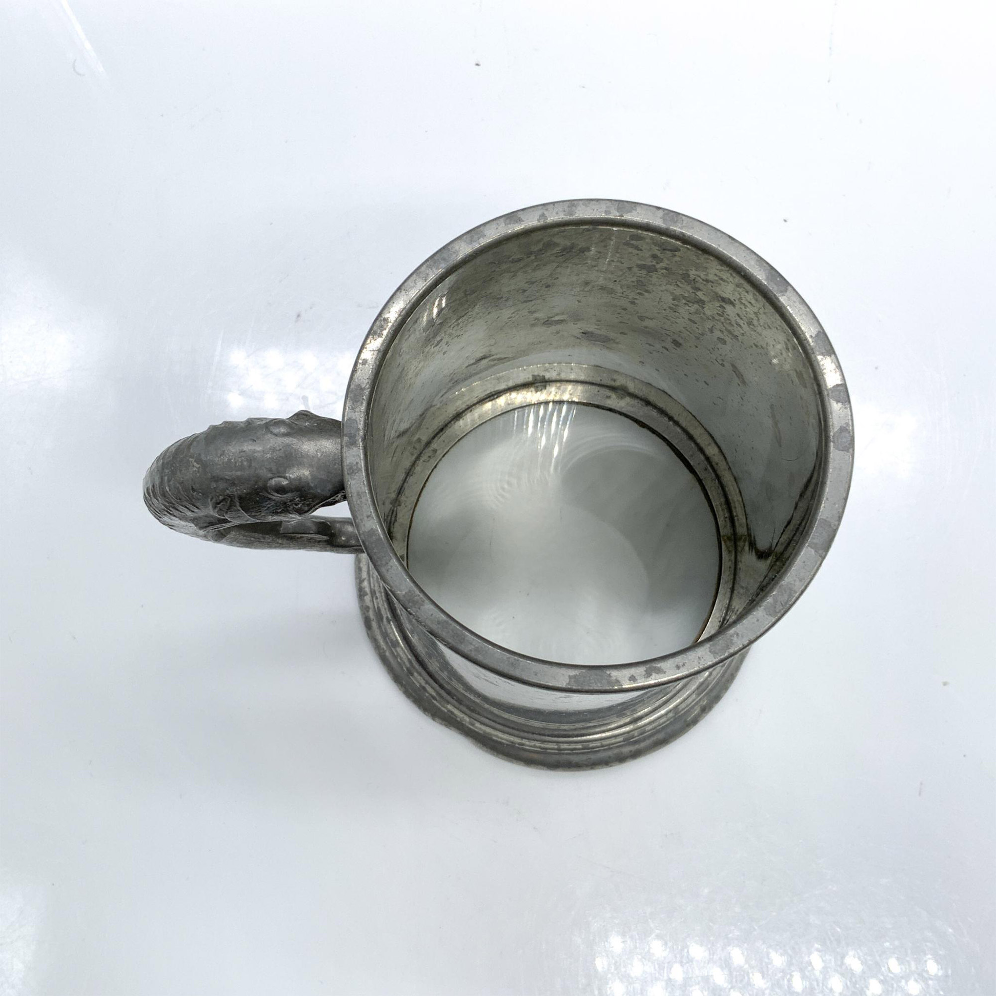 Vintage Hoffritz English Clear-Bottom Pewter Fish Tankard - Image 4 of 4