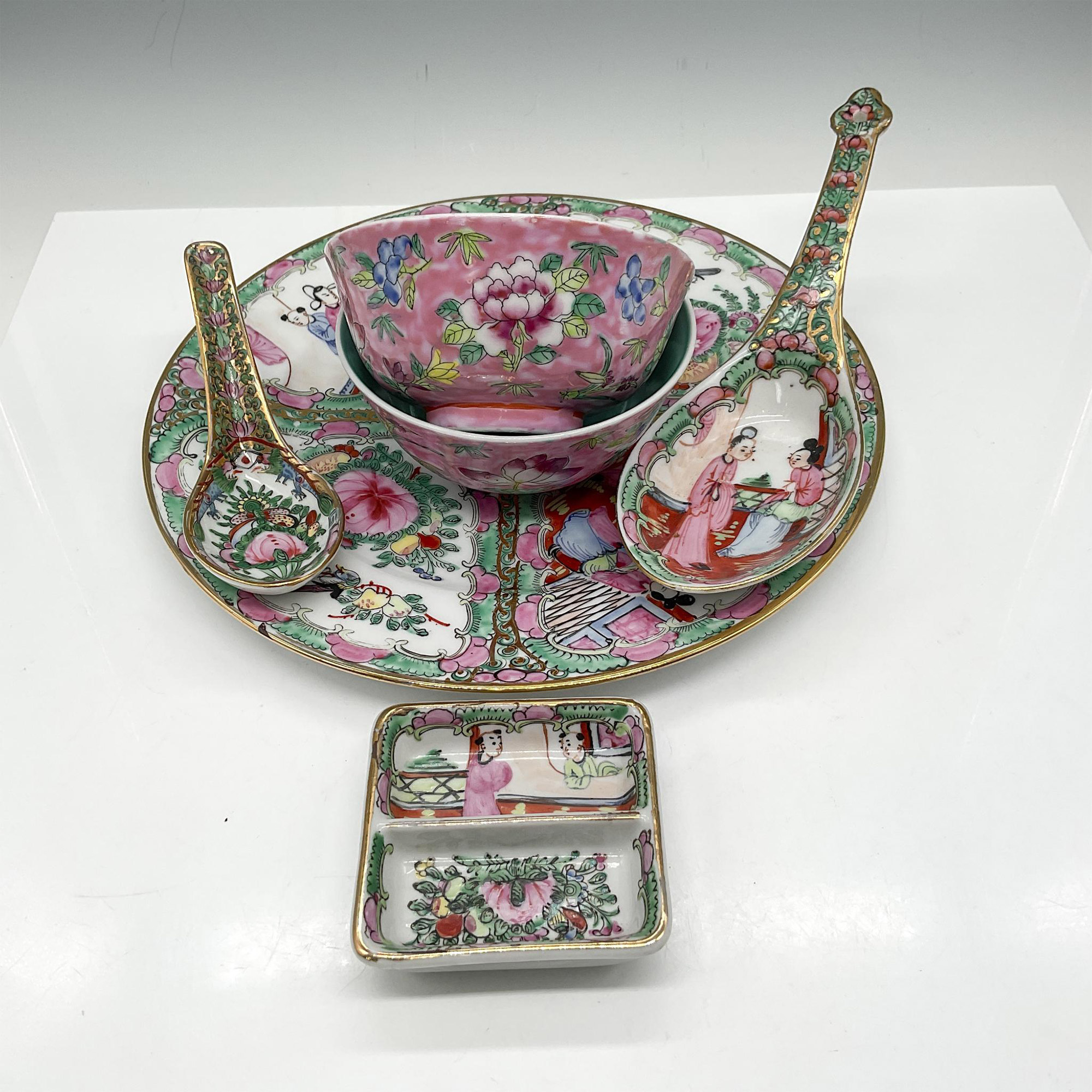 6pc Japanese Porcelain Ware, Rose Medallion - Image 2 of 3