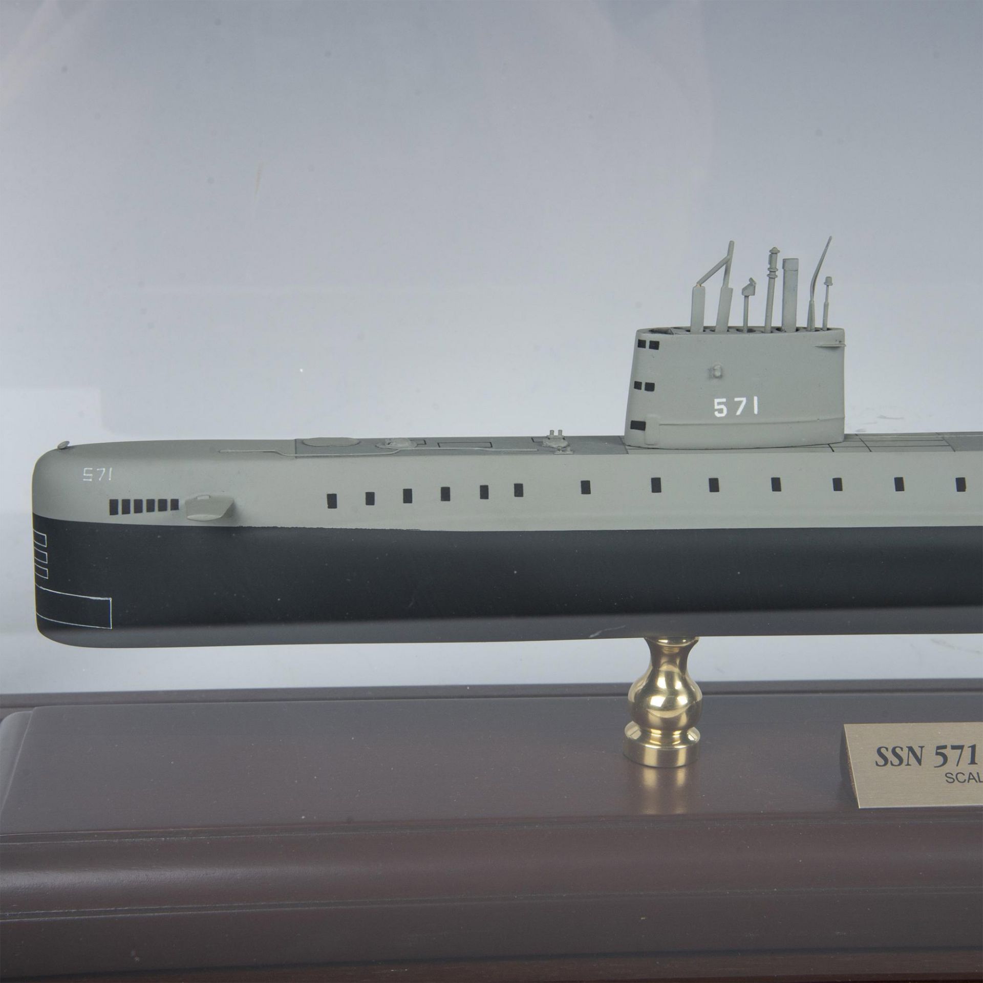 SSN 571 Nautilus Submarine 1/192 Scale Model - Image 5 of 12