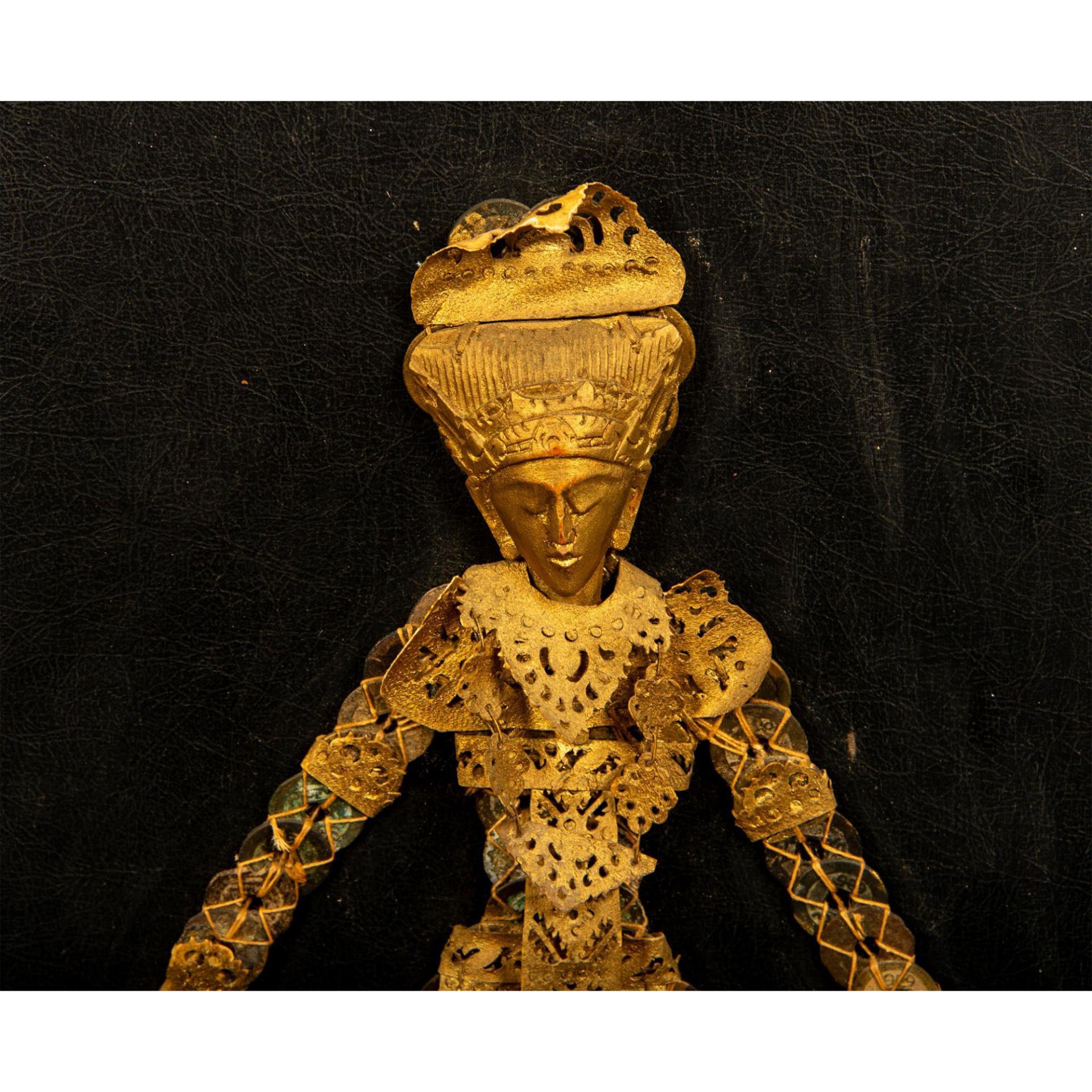 Lot of Two Original Balinese Prosperity Coin Deity Dolls - Bild 3 aus 9