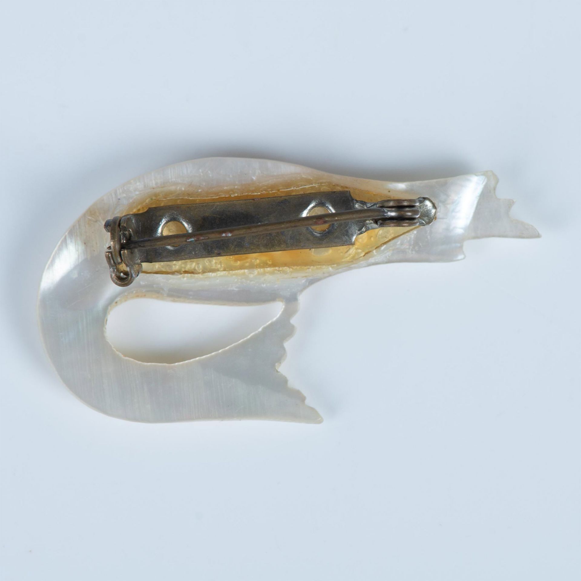 Cute Mother of Pearl Shrimp Brooch - Bild 2 aus 3