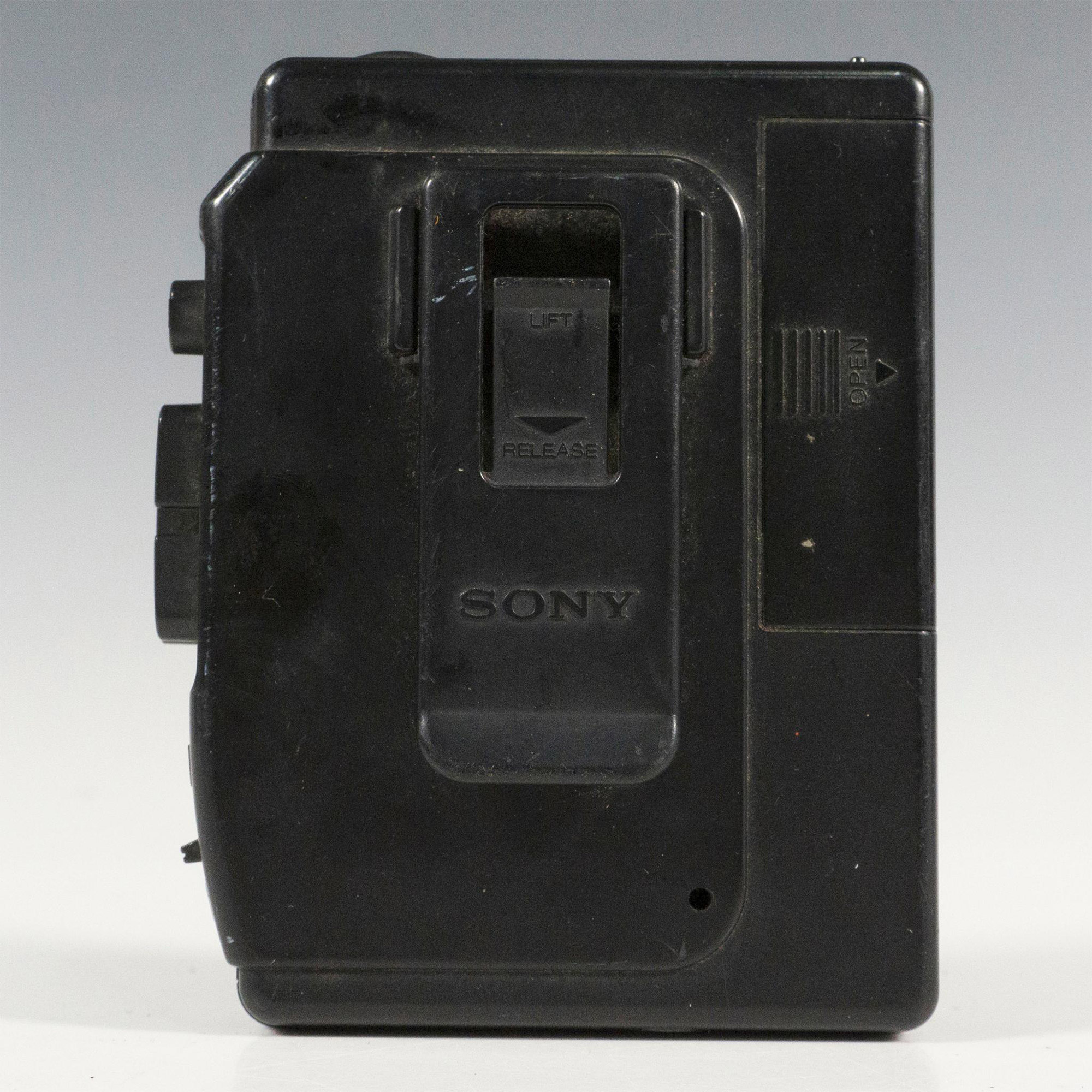 Sony Walkman WM-2051 Portable Cassette Player - Image 3 of 5