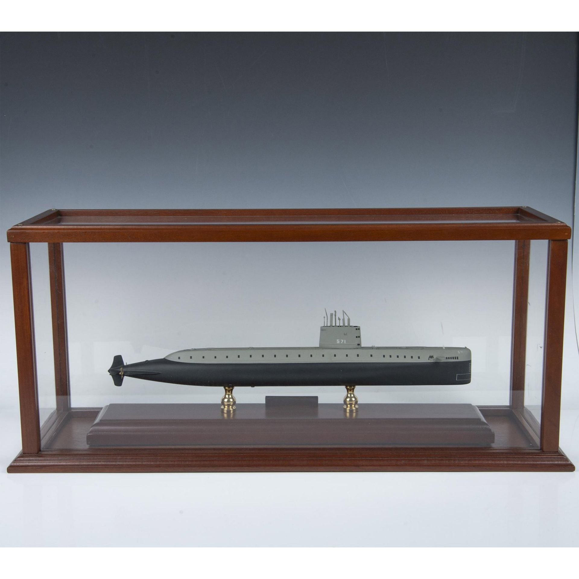 SSN 571 Nautilus Submarine 1/192 Scale Model - Image 8 of 12