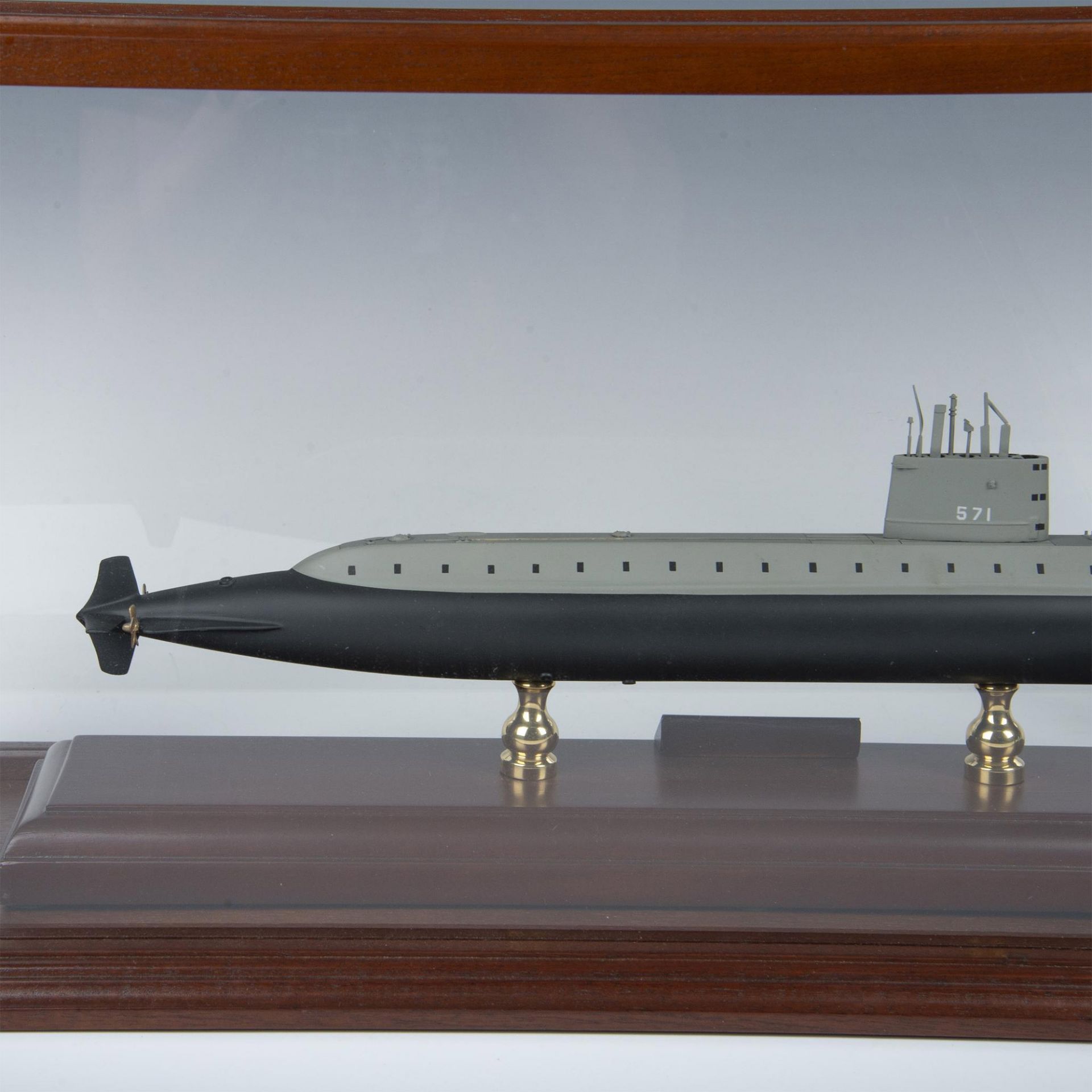 SSN 571 Nautilus Submarine 1/192 Scale Model - Bild 10 aus 12