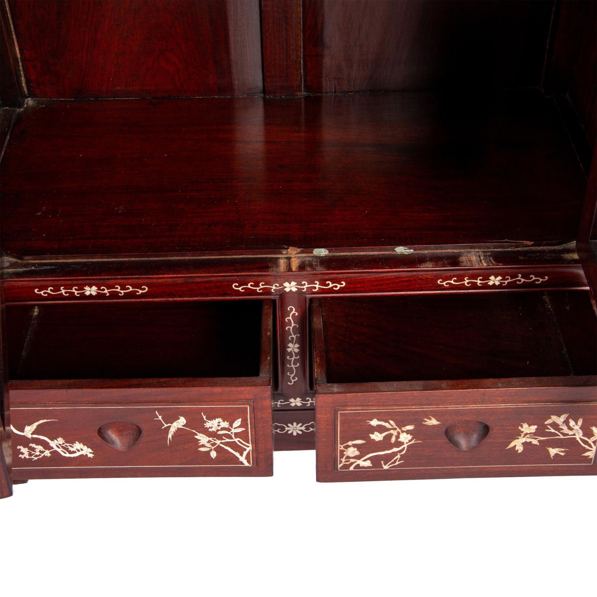 Pair of Chinese Bone Inlay Wood Cabinets, Birds and Flora - Bild 5 aus 7