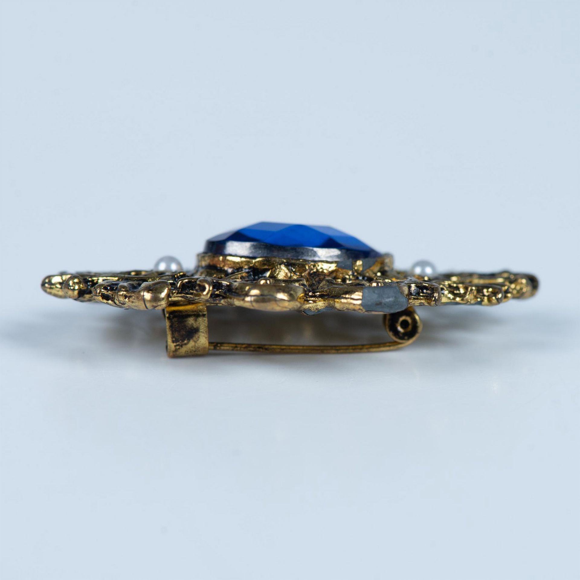 Ornate Gold Metal, Faux Pearl and Blue Rhinestone Brooch - Image 5 of 5