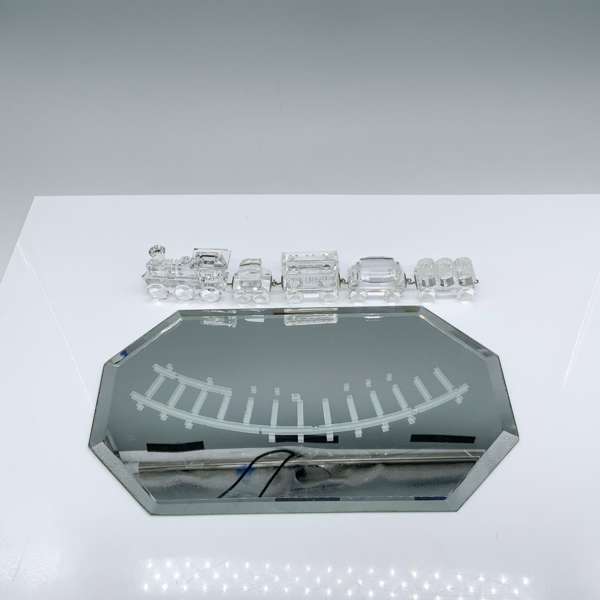 6pc Swarovski Crystal Train Set Figurines + Mirror Base - Image 4 of 4