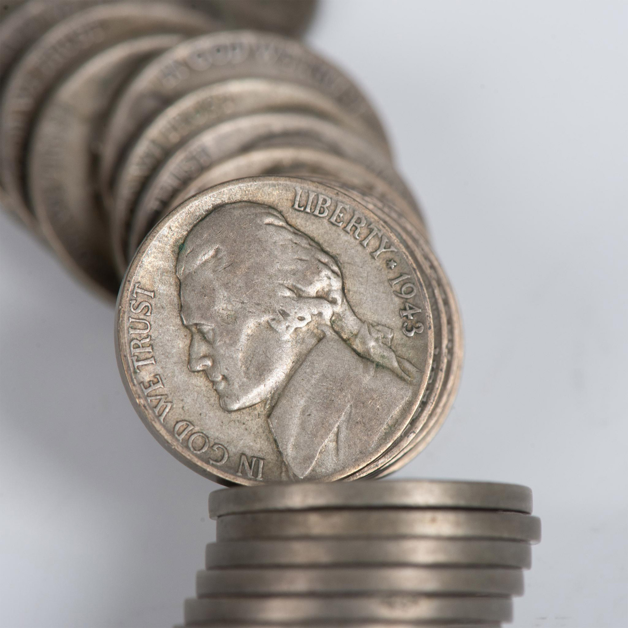 5 ROLLS OF US SILVER WWII NICKELS (40 PER ROLL) - Image 12 of 12