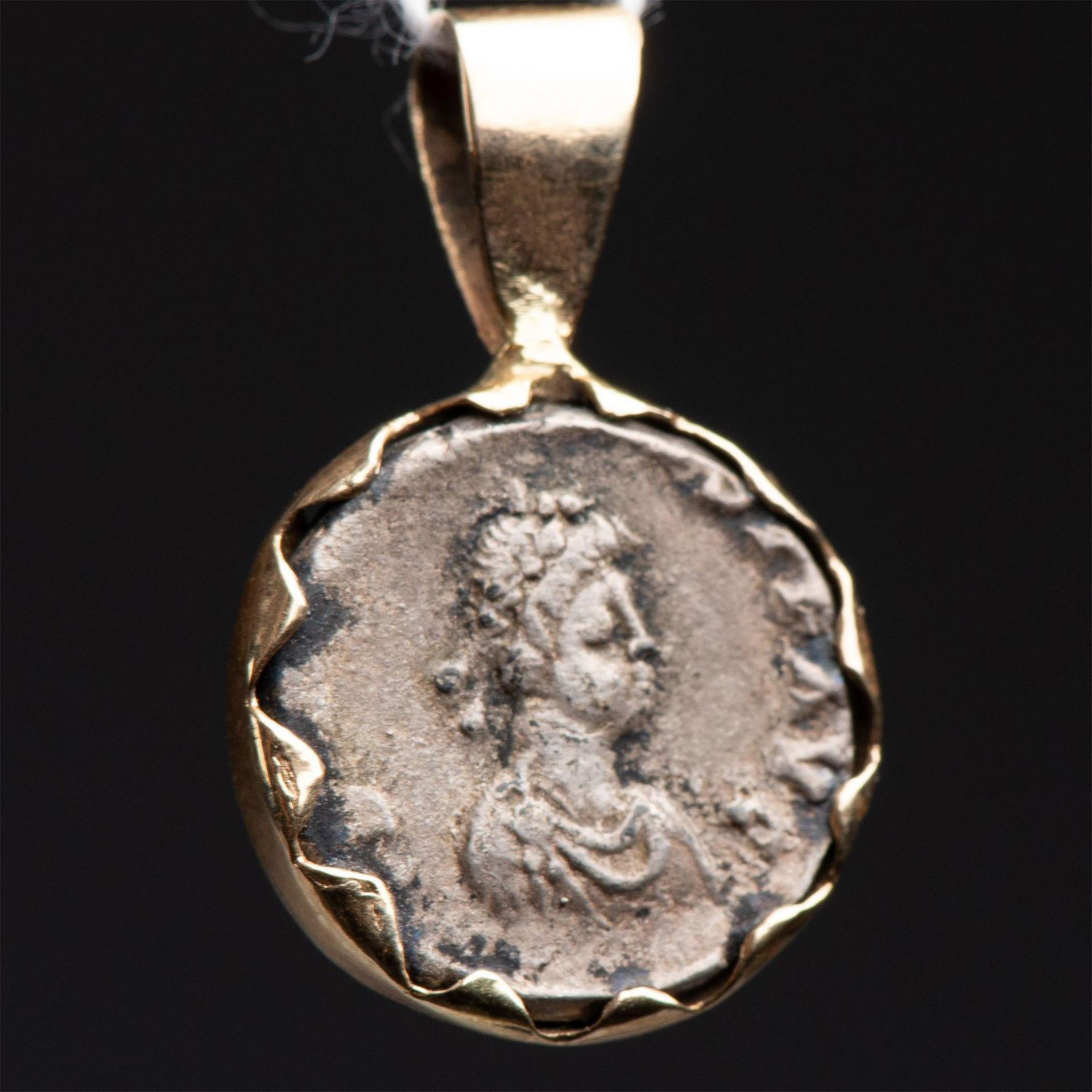 305 AD ROMAN SILVER COIN PENDANT WITH GOLD BEZEL