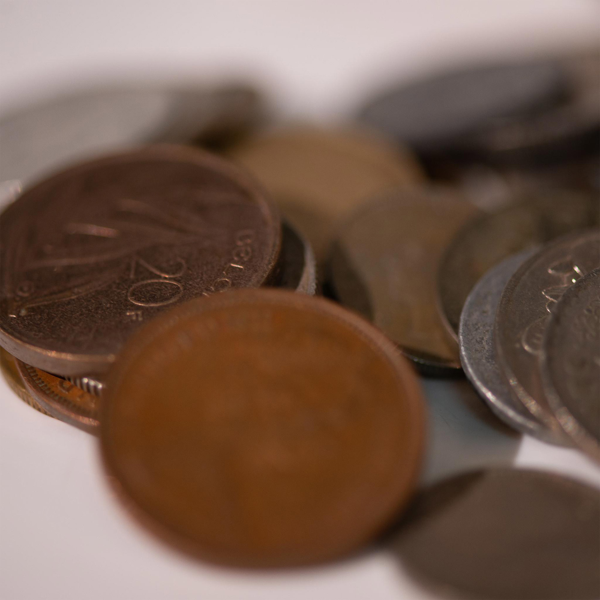 5LB BAG OF WORLD COINS WITH SILVER - Image 6 of 9