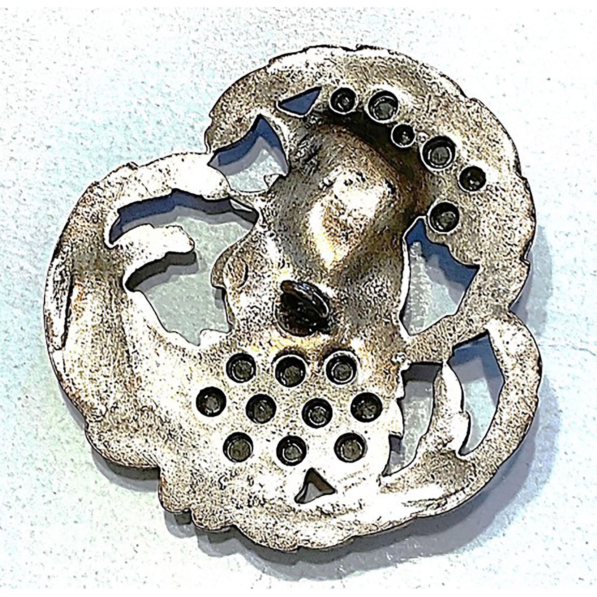 A division one pierced metal and paste rooster button - Bild 2 aus 2