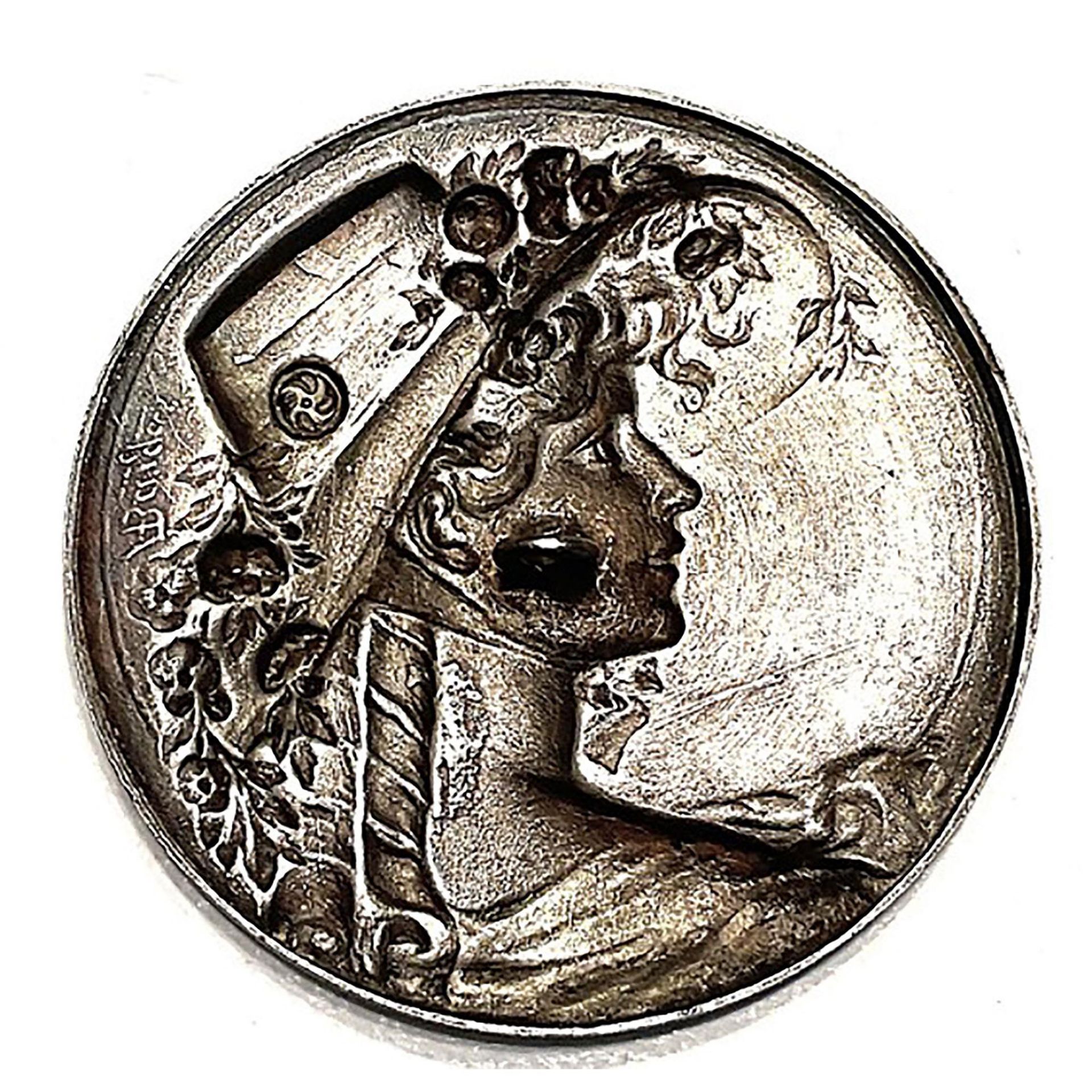 A division one relief Art Nouveau Lady button - Bild 3 aus 3