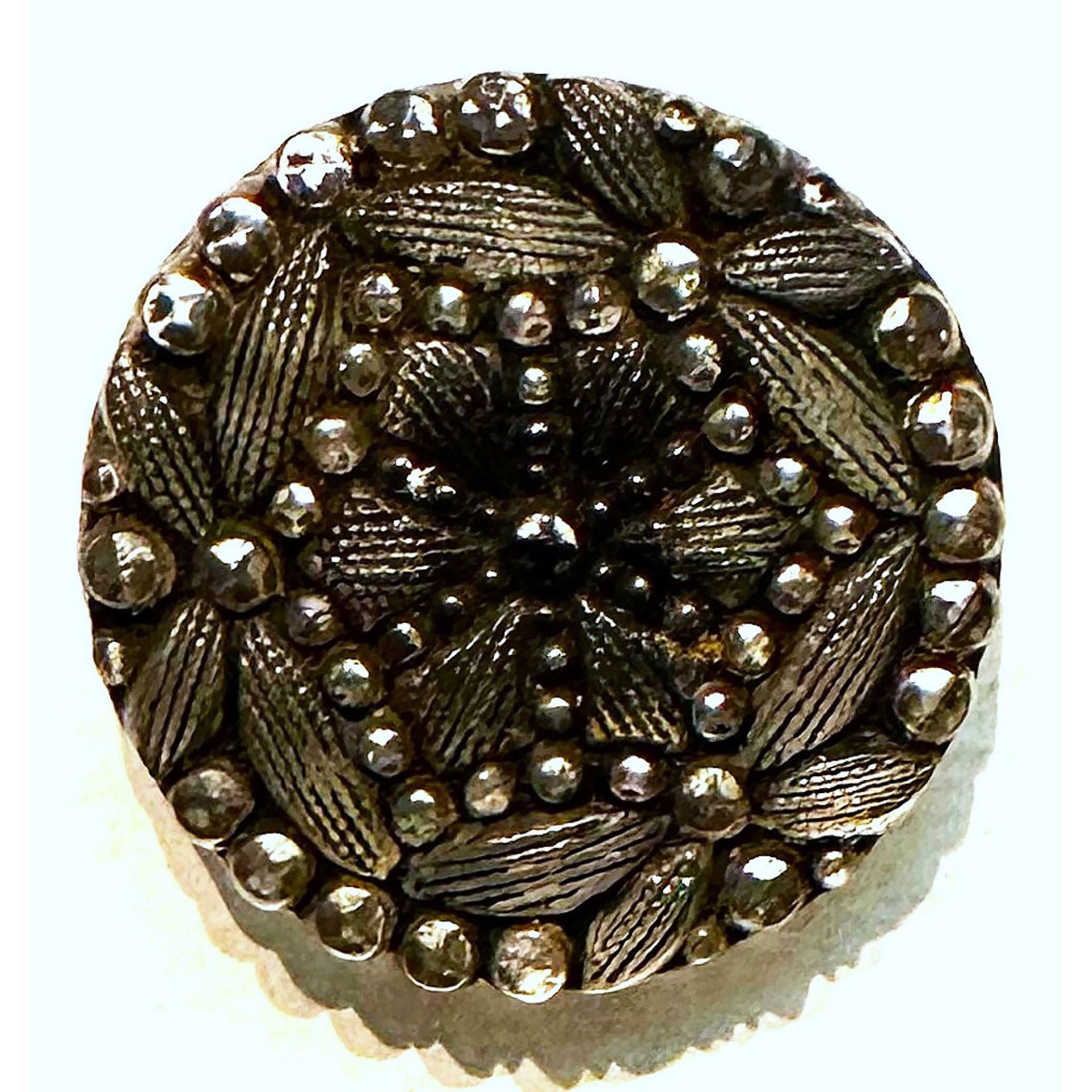 A small card of division one lacy glass buttons - Image 4 of 6