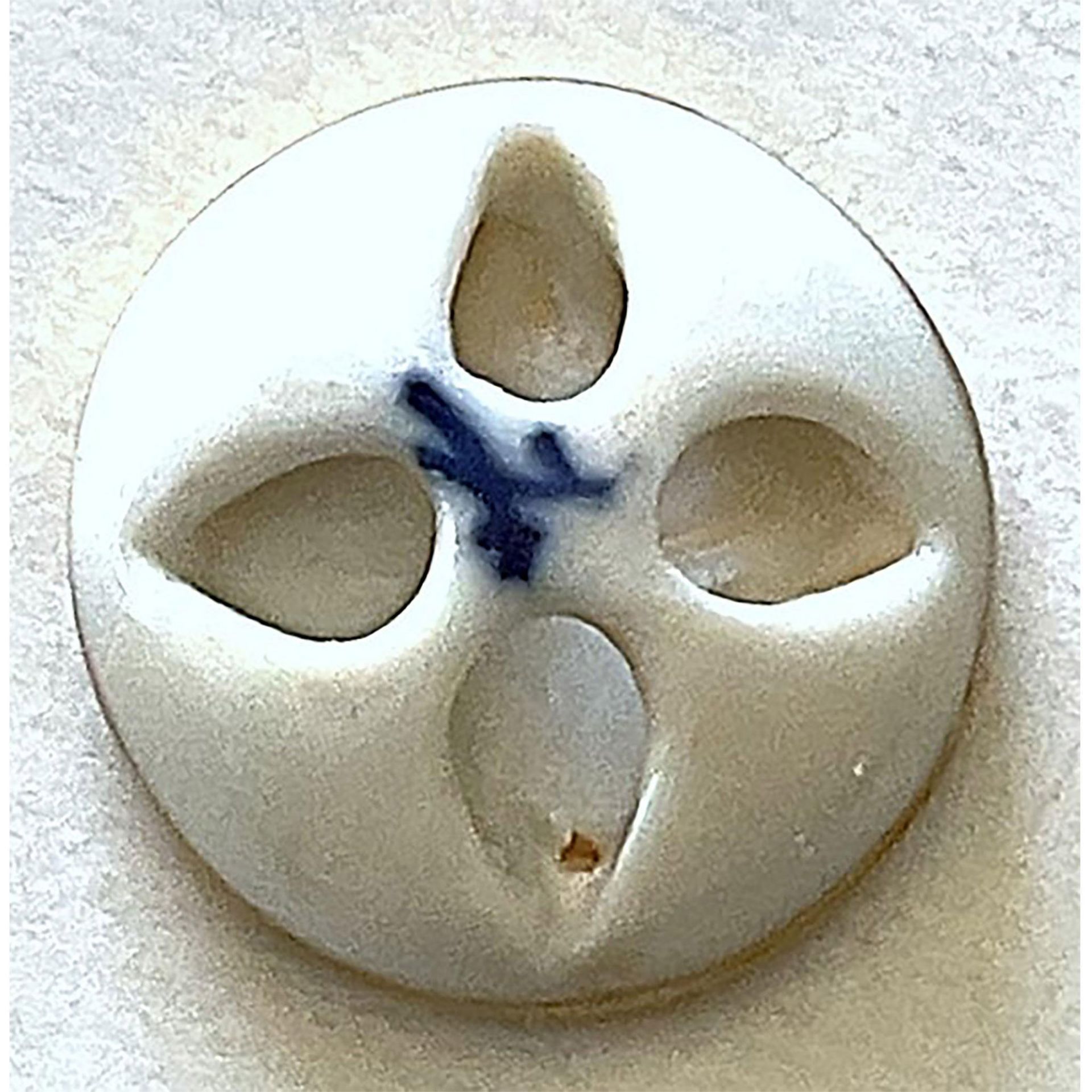 A division one pictorial porcelain button - Bild 2 aus 2
