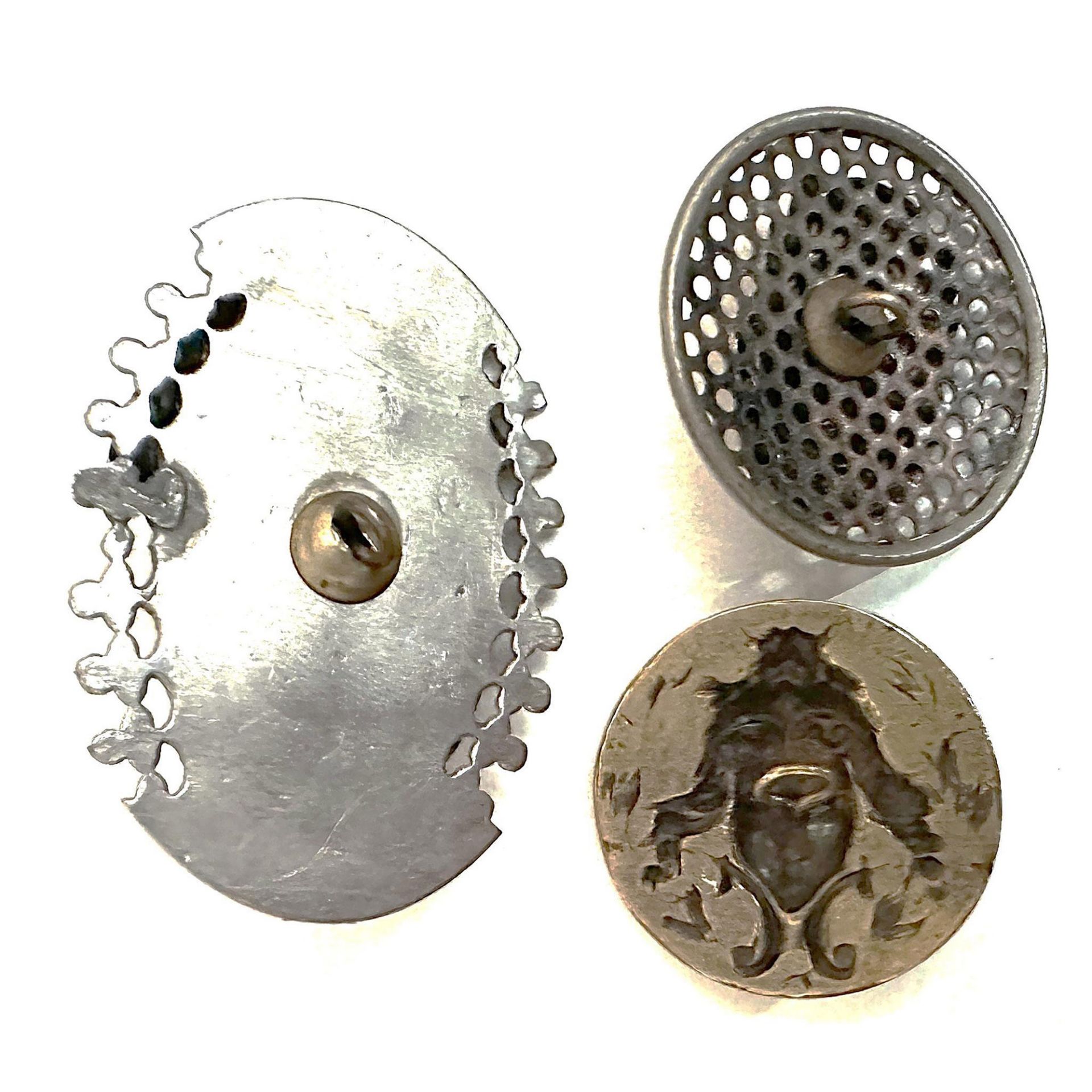A small card of division one metal head buttons - Image 5 of 5