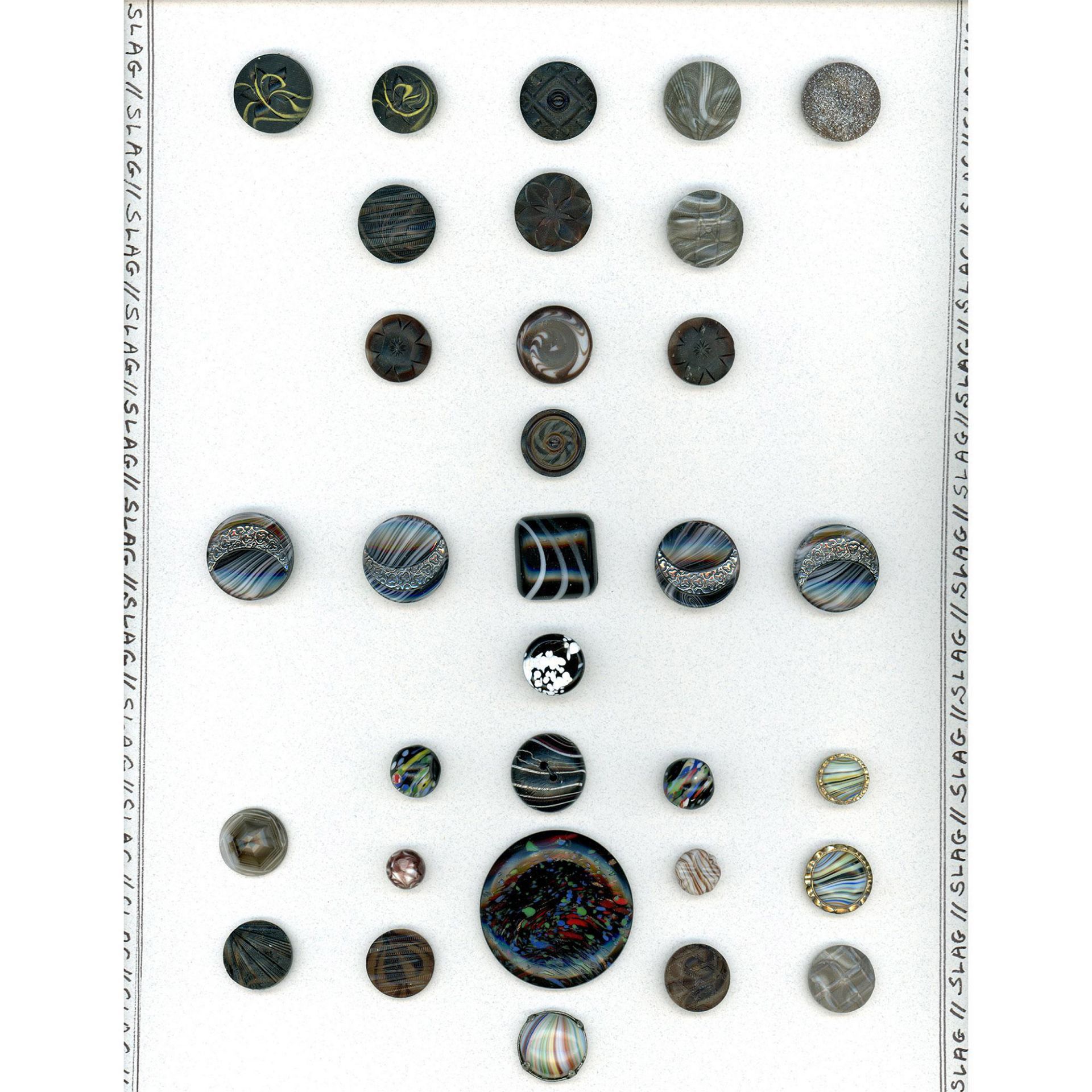 A box lot of assorted material buttons on cards - Image 7 of 11